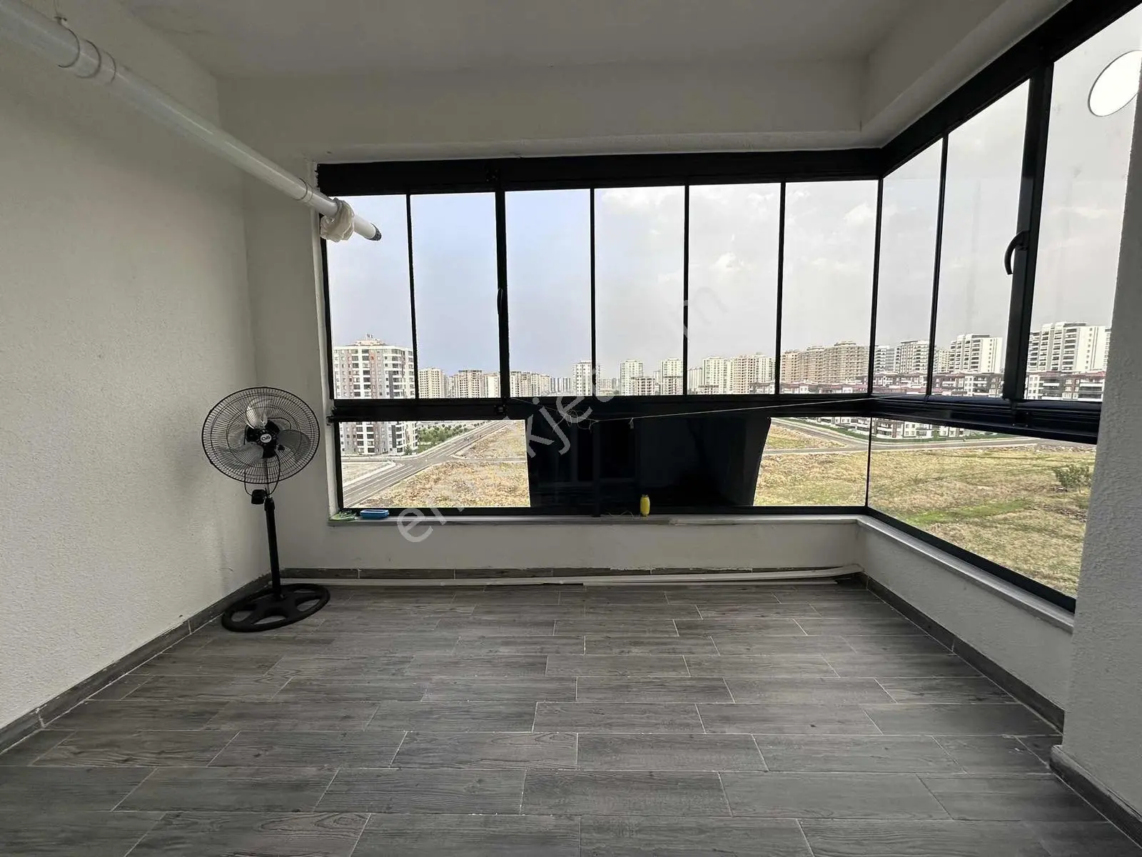 Atlı Life Gayrimenkul'den Stad Yanı 2+1 Satılık Daire — fotoğraf 6