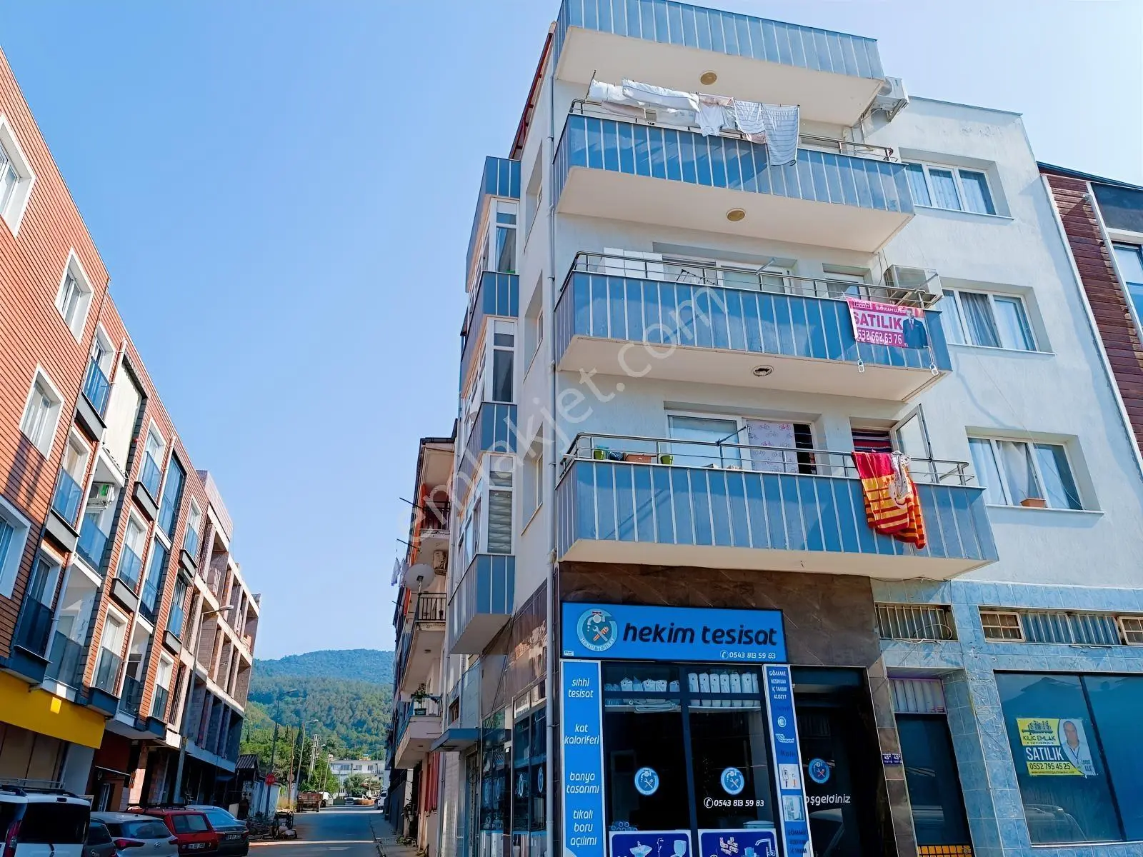 Kuşadası Davutlar Merkezde 120 M2 Ayrı Mutfak Satılık 3+1 Daire