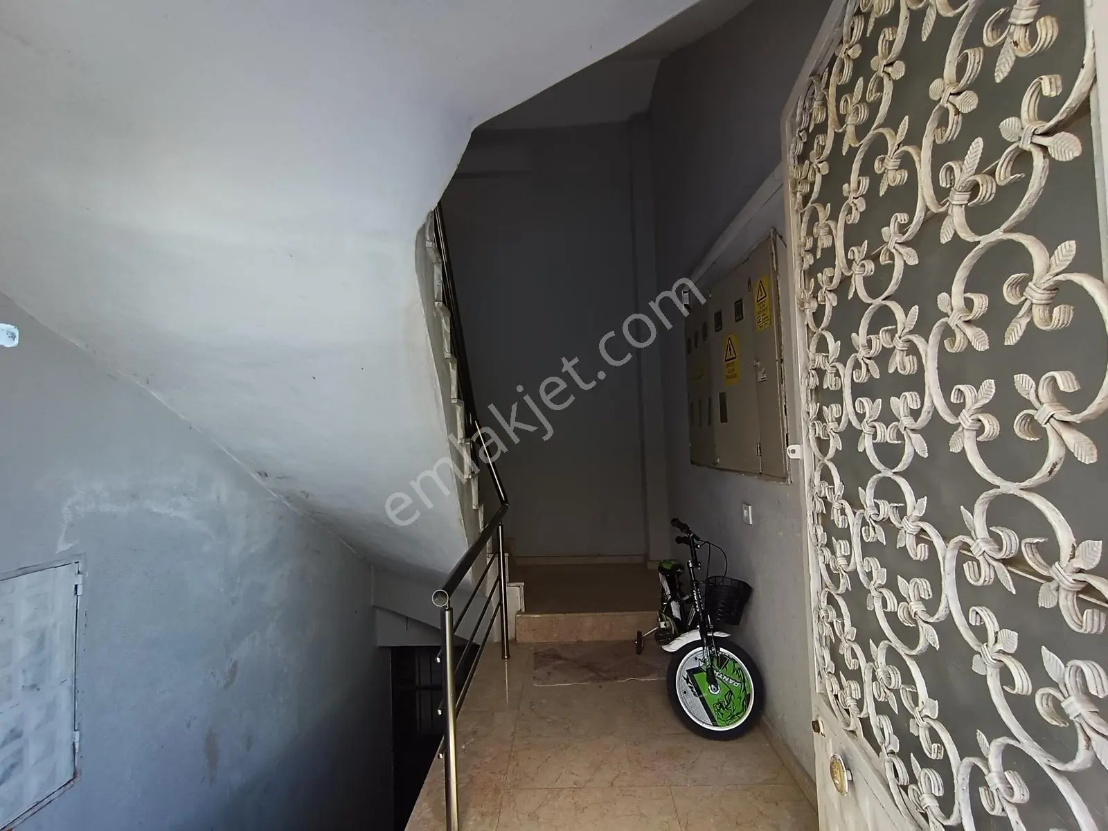 Kuşadası Davutlar Merkezde 120 M2 Ayrı Mutfak Satılık 3+1 Daire — fotoğraf 5
