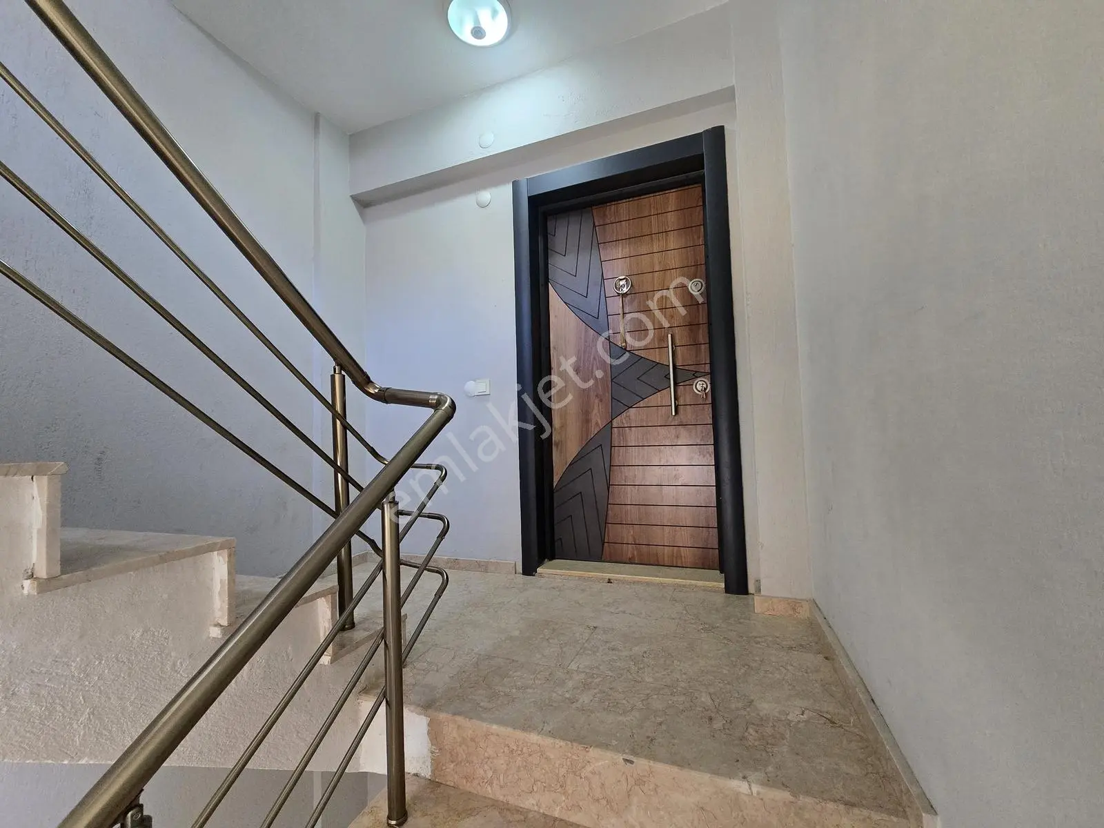 Kuşadası Davutlar Merkezde 120 M2 Ayrı Mutfak Satılık 3+1 Daire — fotoğraf 6