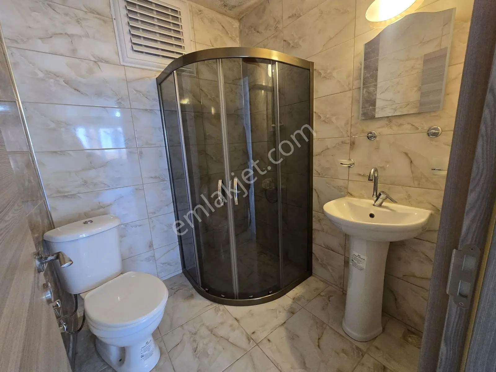 Kuşadası Davutlar Merkezde 120 M2 Ayrı Mutfak Satılık 3+1 Daire — fotoğraf 20