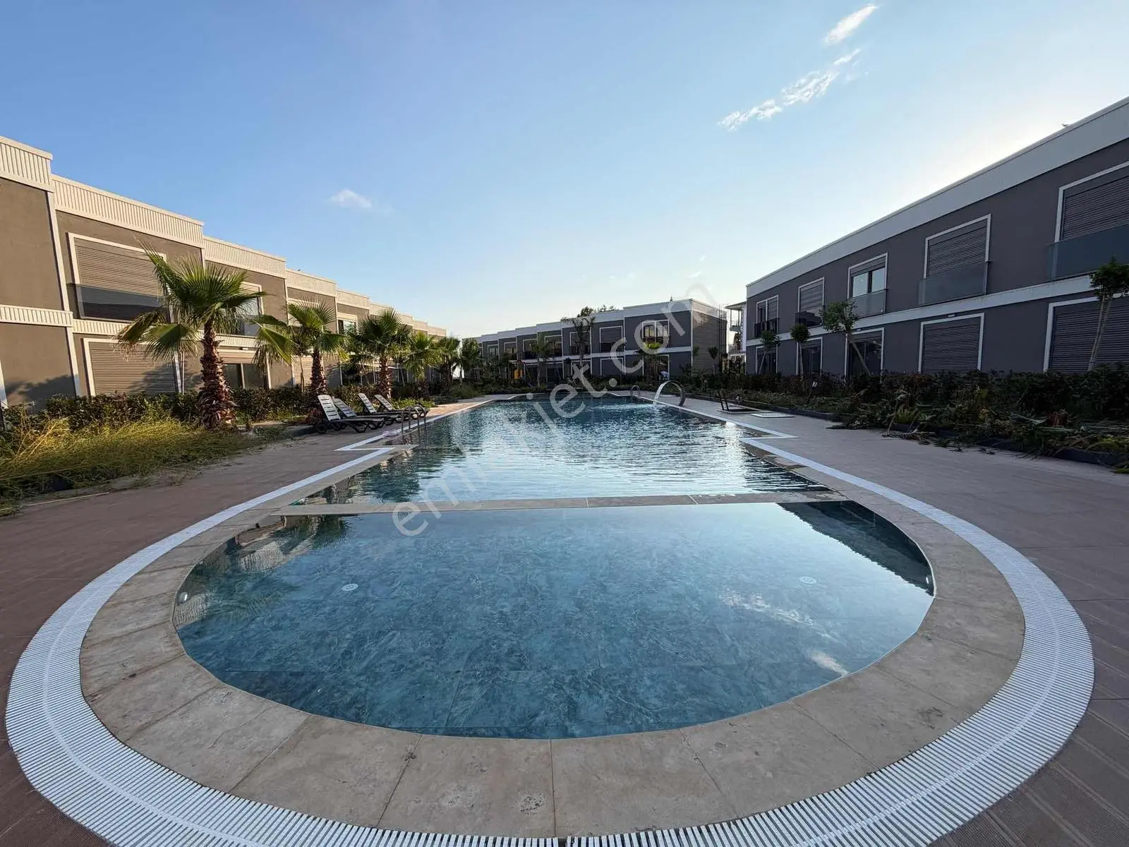 İskanlı Kompleks Villa Tadında 2+1 Satılık Daire — fotoğraf 2