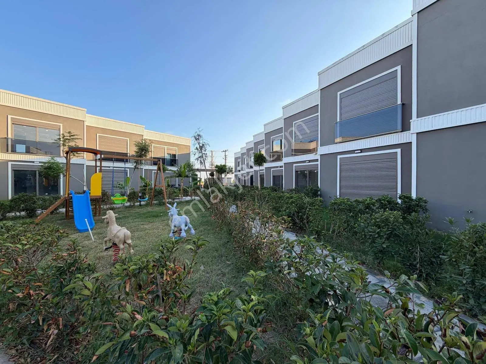 İskanlı Kompleks Villa Tadında 2+1 Satılık Daire — fotoğraf 3