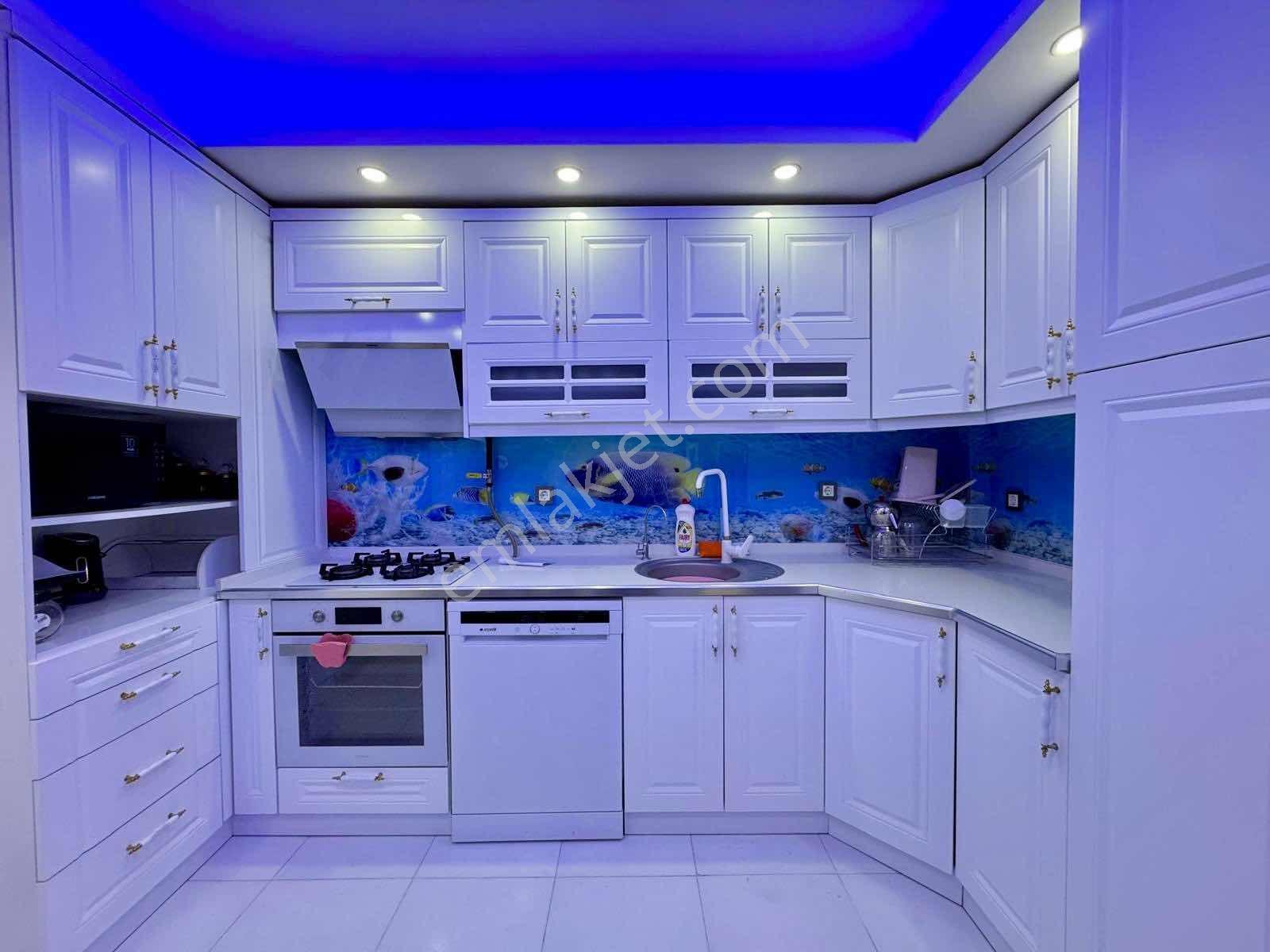 Muradiye Mah Satılık 3+1 150m² Ara Kat Daire — fotoğraf 2