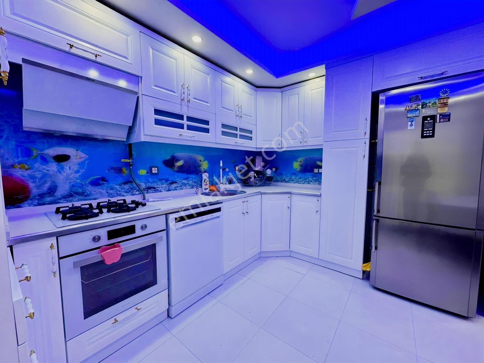 Muradiye Mah Satılık 3+1 150m² Ara Kat Daire — fotoğraf 3