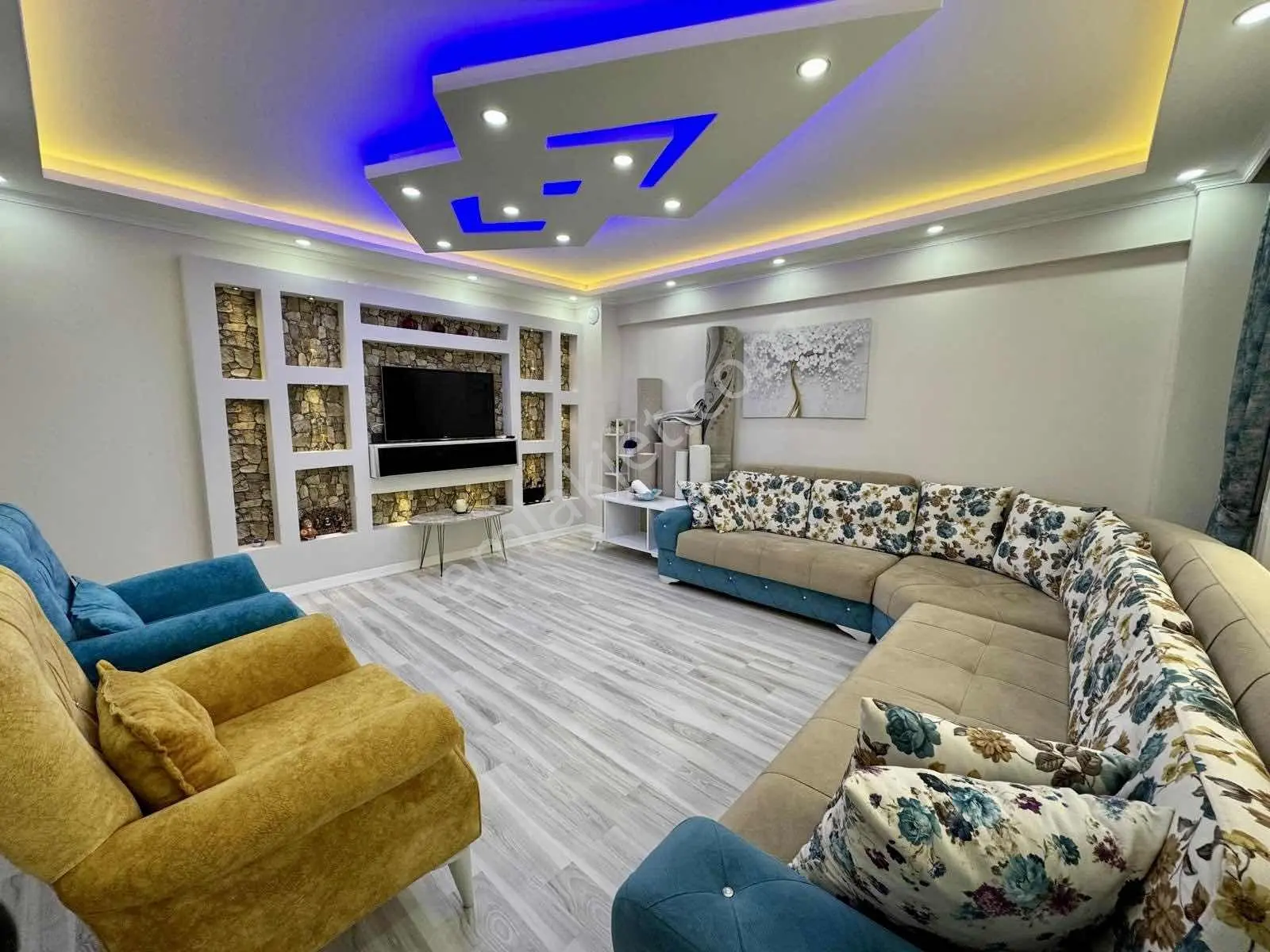 Muradiye Mah Satılık 3+1 150m² Ara Kat Daire — fotoğraf 12
