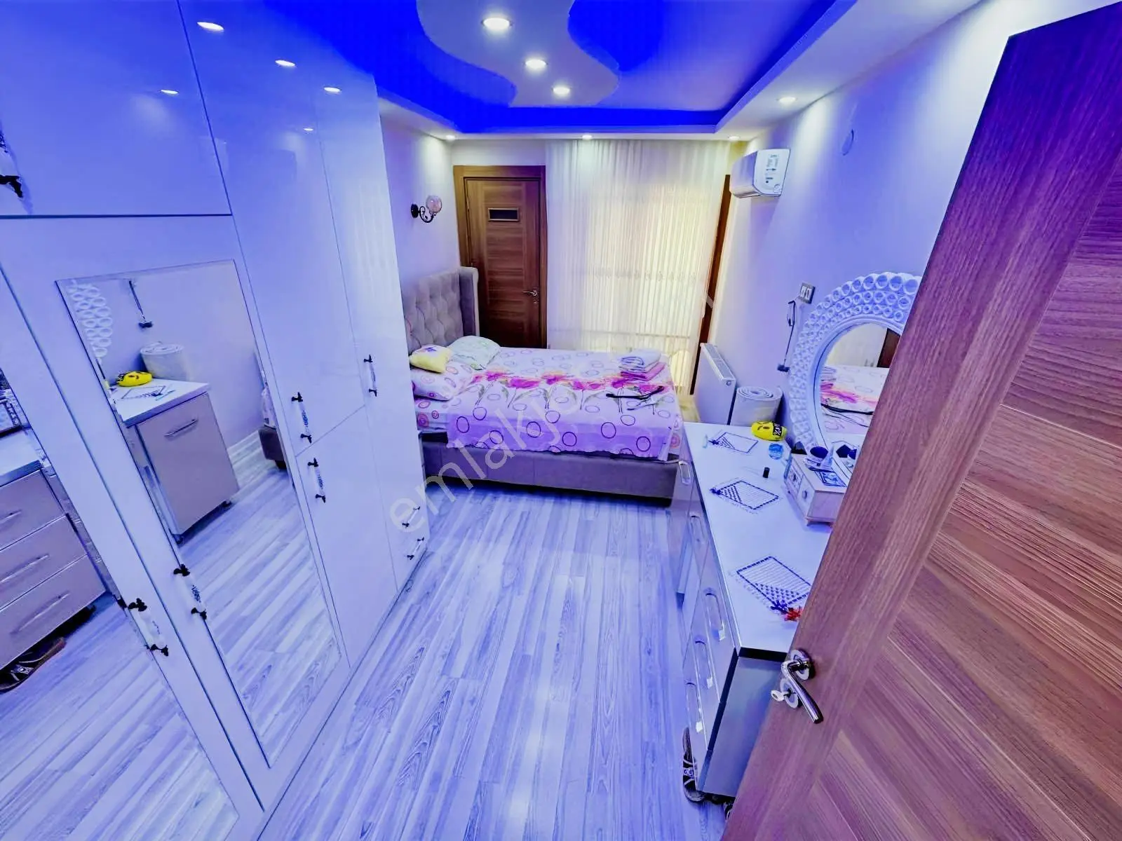 Muradiye Mah Satılık 3+1 150m² Ara Kat Daire — fotoğraf 19