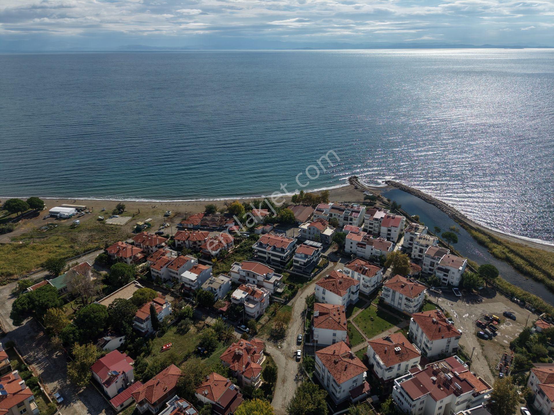 Mera Emlatan Altınoluk Narlıda Denize 50 Metre Bahçeli 4+1 Villa — fotoğraf 2