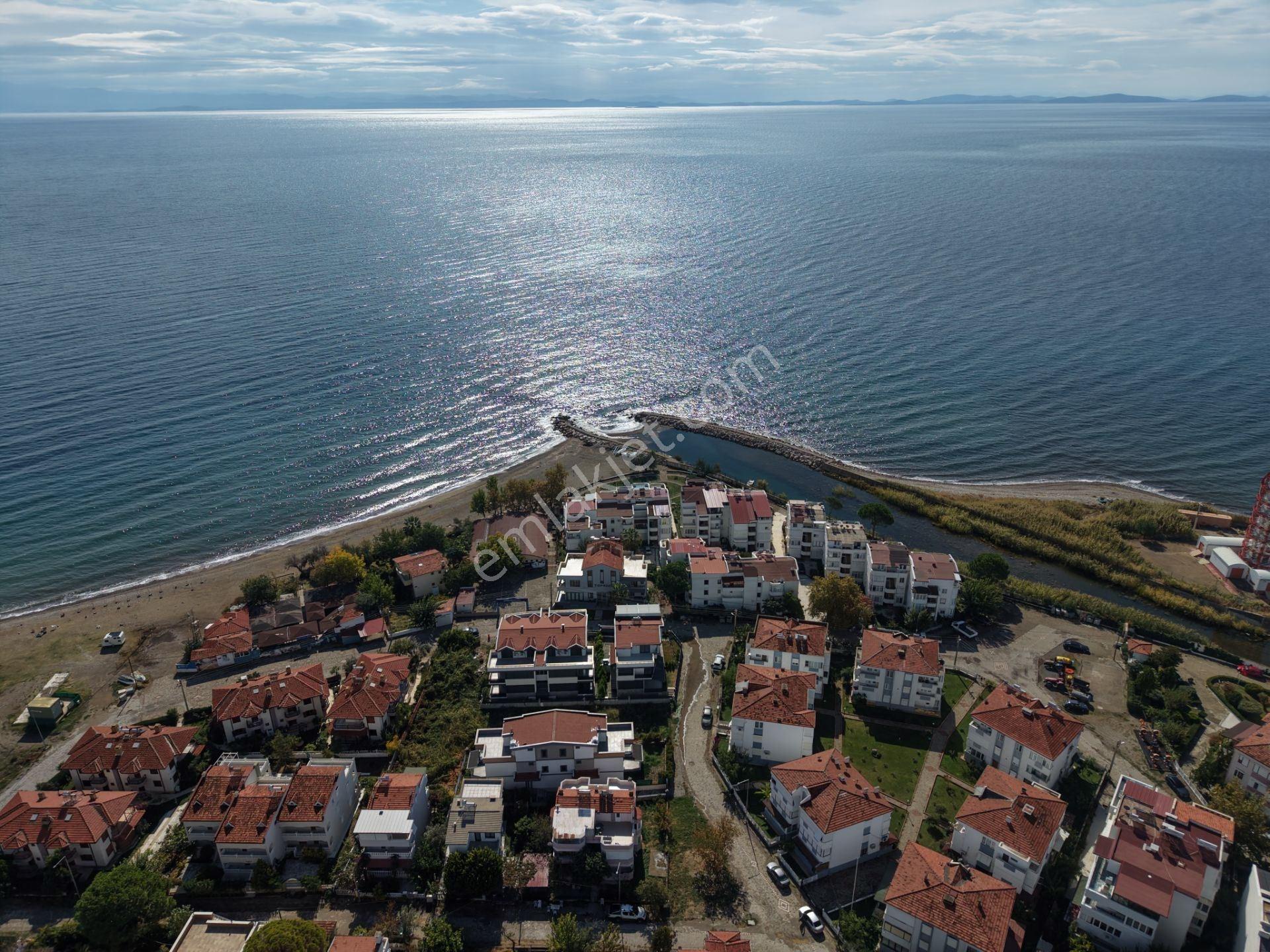 Mera Emlatan Altınoluk Narlıda Denize 50 Metre Bahçeli 4+1 Villa — fotoğraf 3