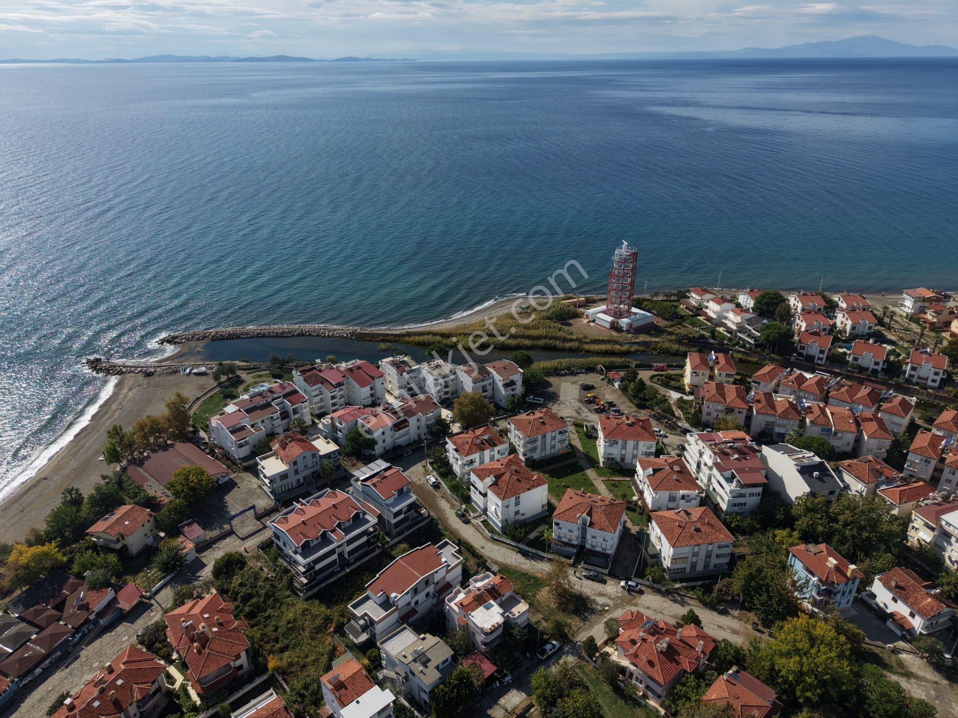 Mera Emlatan Altınoluk Narlıda Denize 50 Metre Bahçeli 4+1 Villa — fotoğraf 4