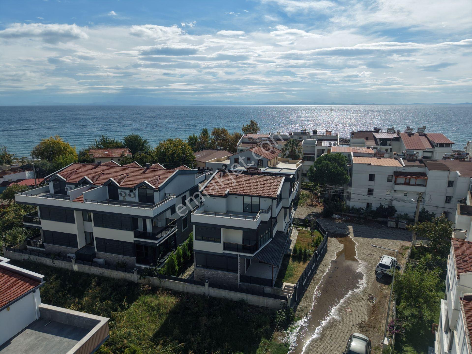 Mera Emlatan Altınoluk Narlıda Denize 50 Metre Bahçeli 4+1 Villa — fotoğraf 9