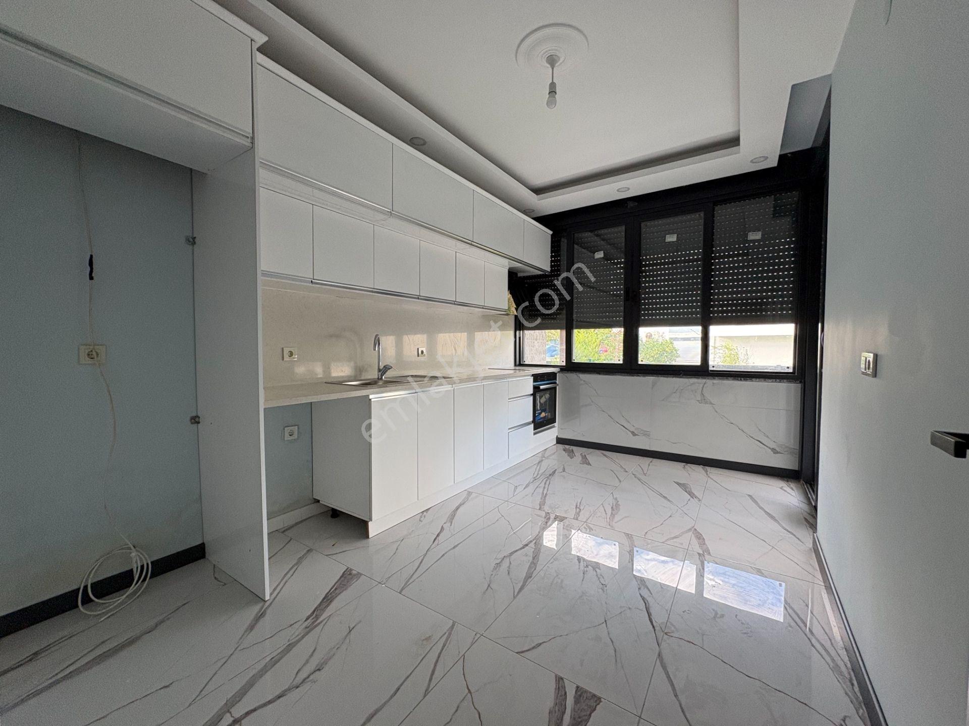 Mera Emlatan Altınoluk Narlıda Denize 50 Metre Bahçeli 4+1 Villa — fotoğraf 10