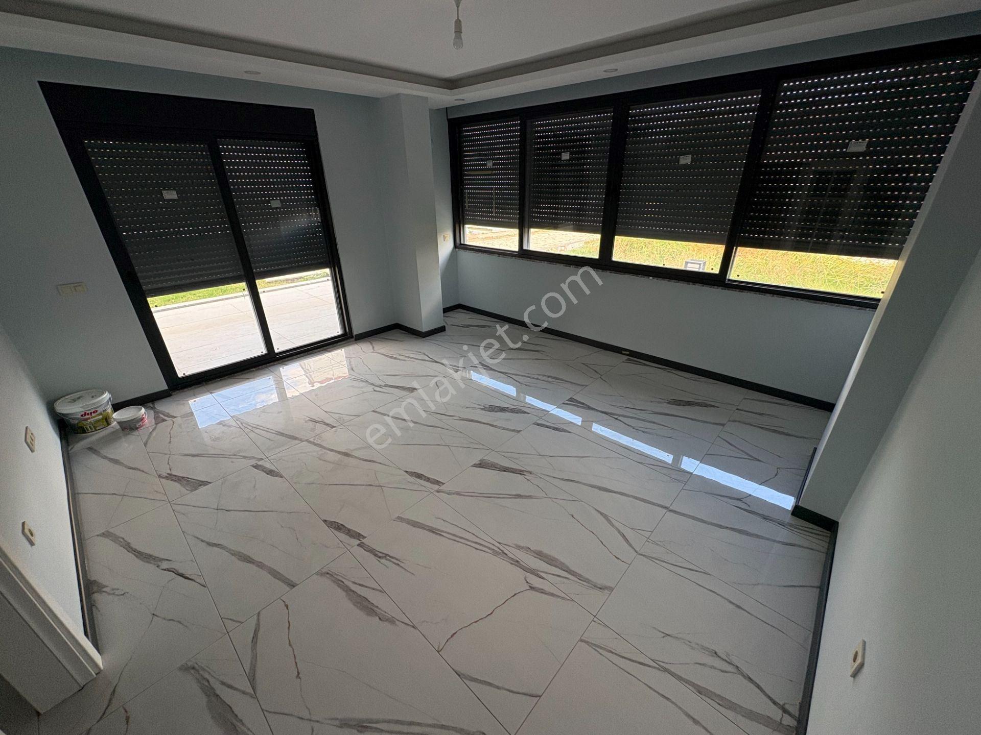 Mera Emlatan Altınoluk Narlıda Denize 50 Metre Bahçeli 4+1 Villa — fotoğraf 14