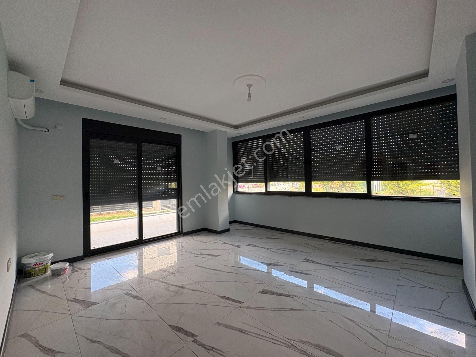 Mera Emlatan Altınoluk Narlıda Denize 50 Metre Bahçeli 4+1 Villa — fotoğraf 15