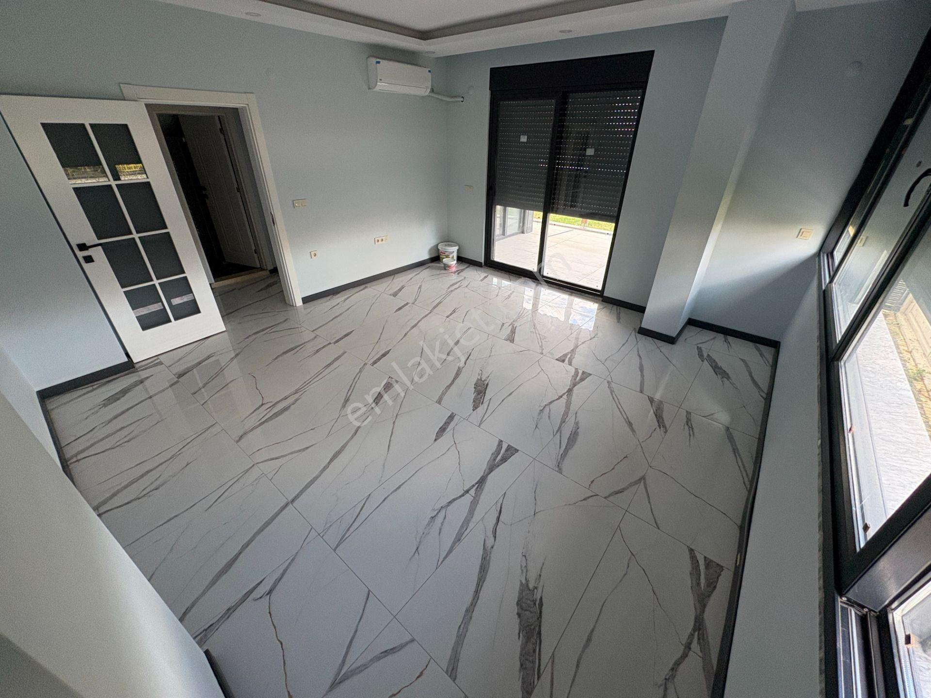 Mera Emlatan Altınoluk Narlıda Denize 50 Metre Bahçeli 4+1 Villa — fotoğraf 16