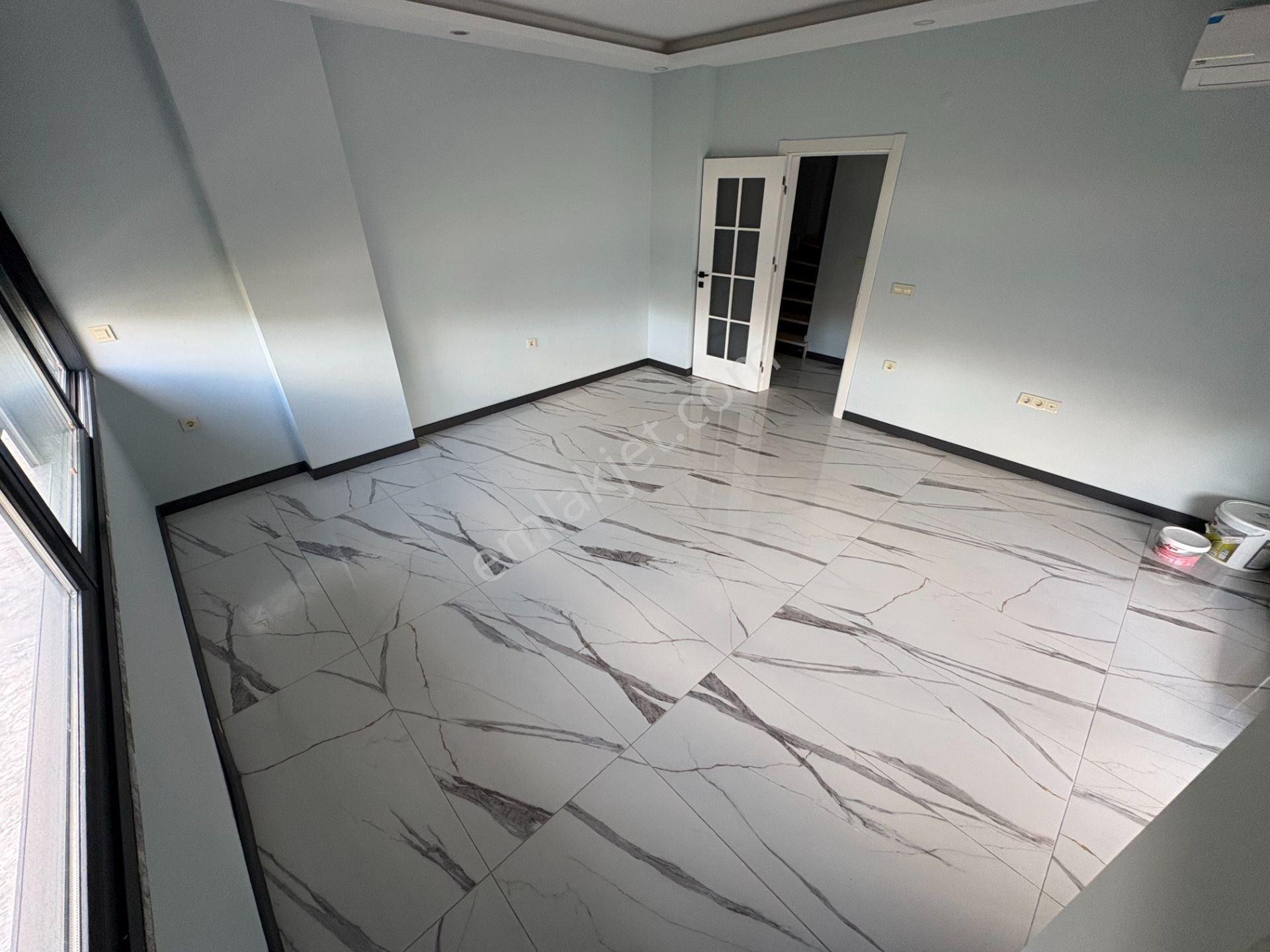 Mera Emlatan Altınoluk Narlıda Denize 50 Metre Bahçeli 4+1 Villa — fotoğraf 18