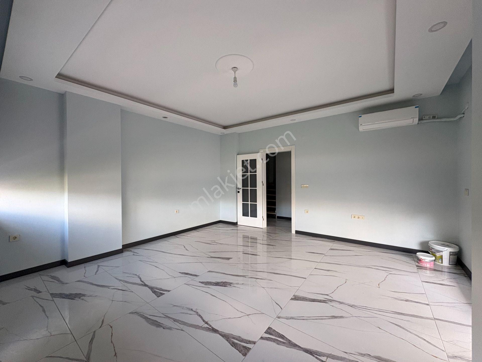 Mera Emlatan Altınoluk Narlıda Denize 50 Metre Bahçeli 4+1 Villa — fotoğraf 19