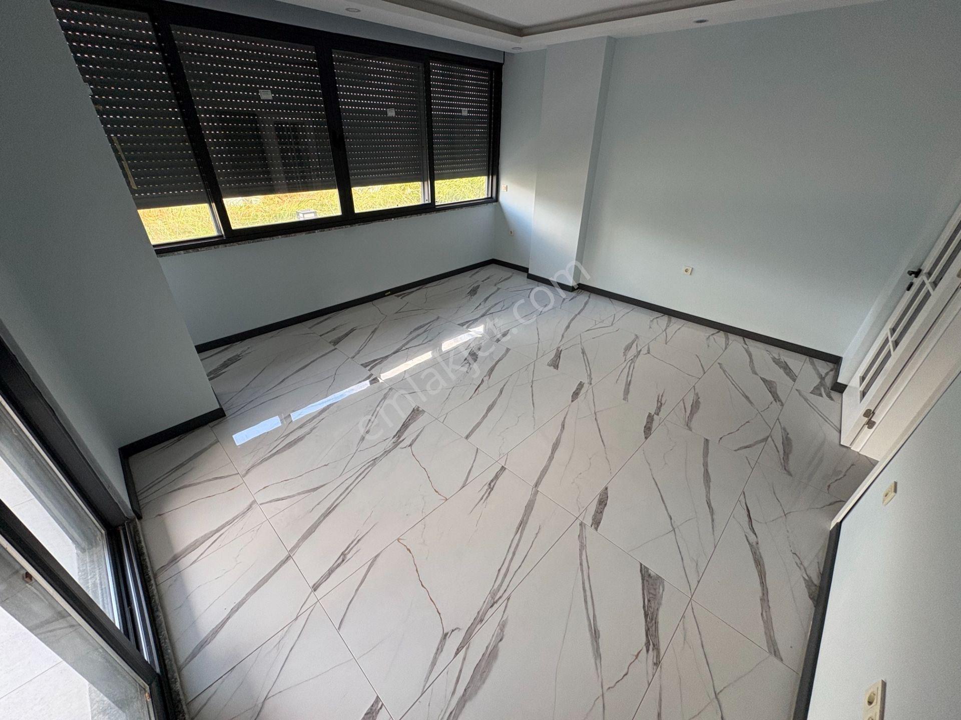 Mera Emlatan Altınoluk Narlıda Denize 50 Metre Bahçeli 4+1 Villa — fotoğraf 20