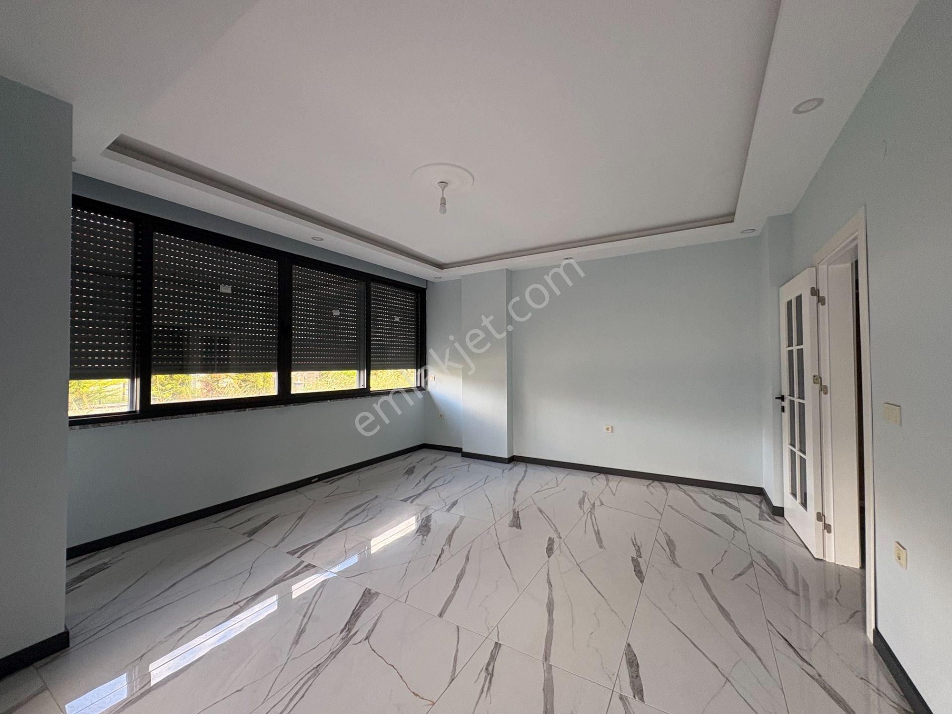 Mera Emlatan Altınoluk Narlıda Denize 50 Metre Bahçeli 4+1 Villa — fotoğraf 21