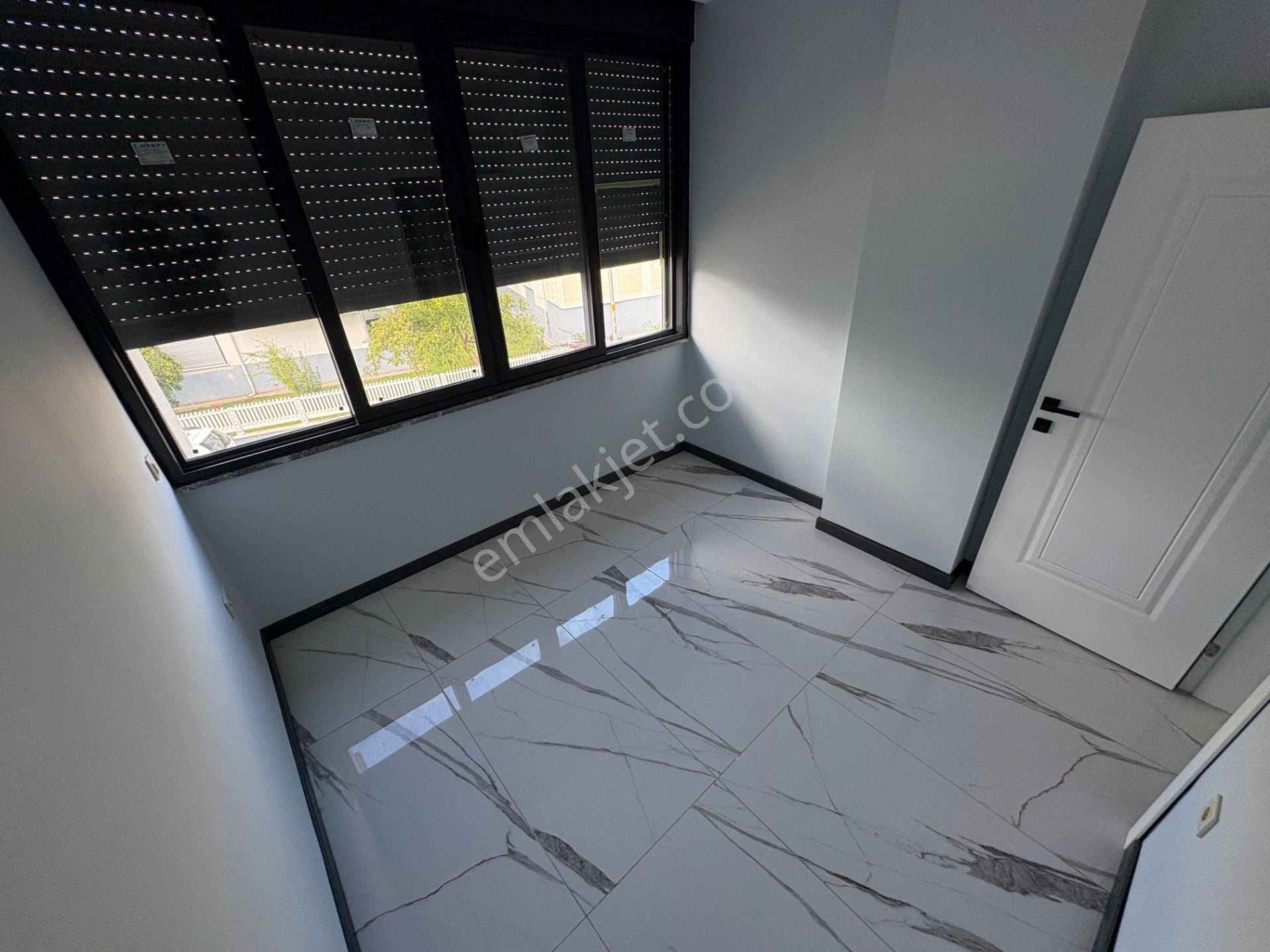 Mera Emlatan Altınoluk Narlıda Denize 50 Metre Bahçeli 4+1 Villa — fotoğraf 30