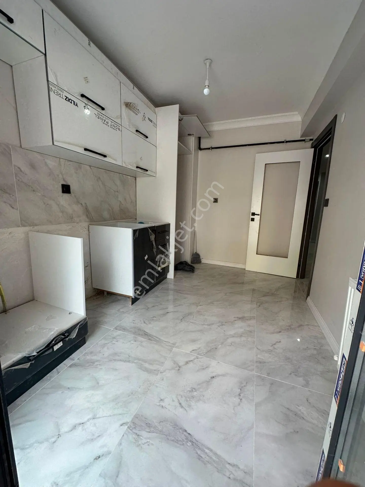 Mertcan'dan Hürriyet Mah Balkonlu 3+1 Ebeveyn Banyolu Lüks Daire — fotoğraf 17