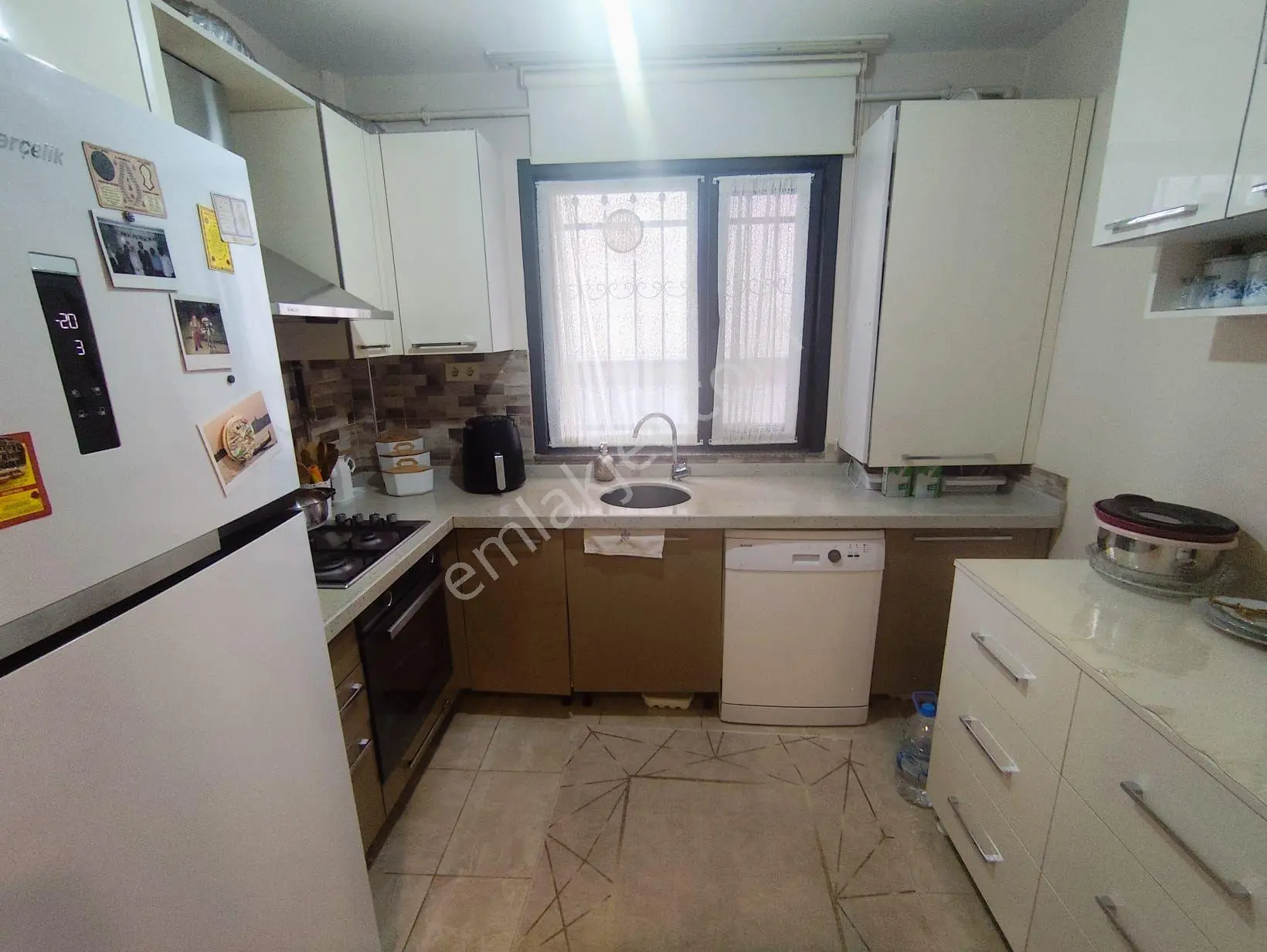 Mertcan'dan Hürriyet Mah Kapalı Balkonlu - İskanlı Yüksek Giriş 3+1 — fotoğraf 19
