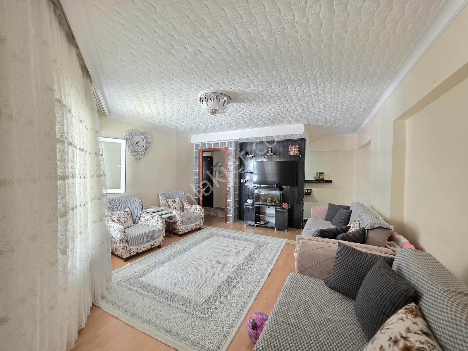 Doğukent Caddesi Yakını Giriş Kat Ters Dubleks 2+1 Daire