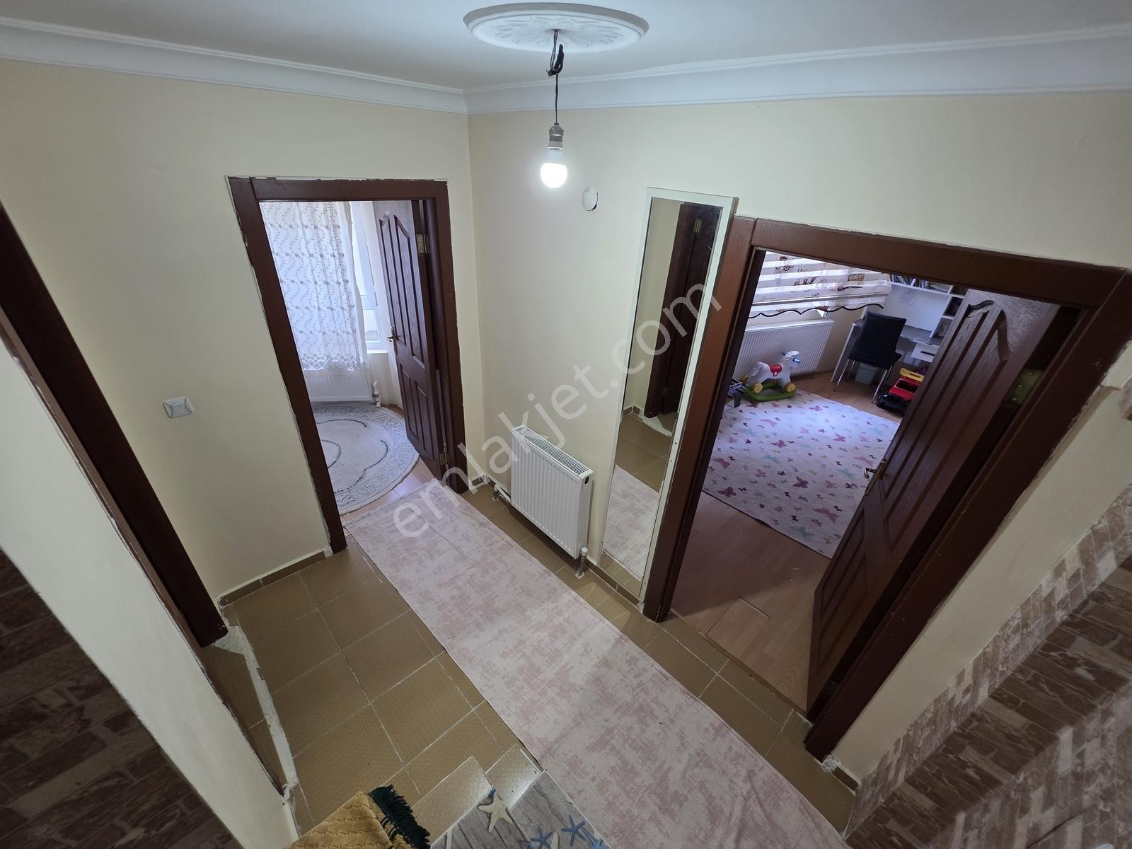 Doğukent Caddesi Yakını Giriş Kat Ters Dubleks 2+1 Daire — fotoğraf 3