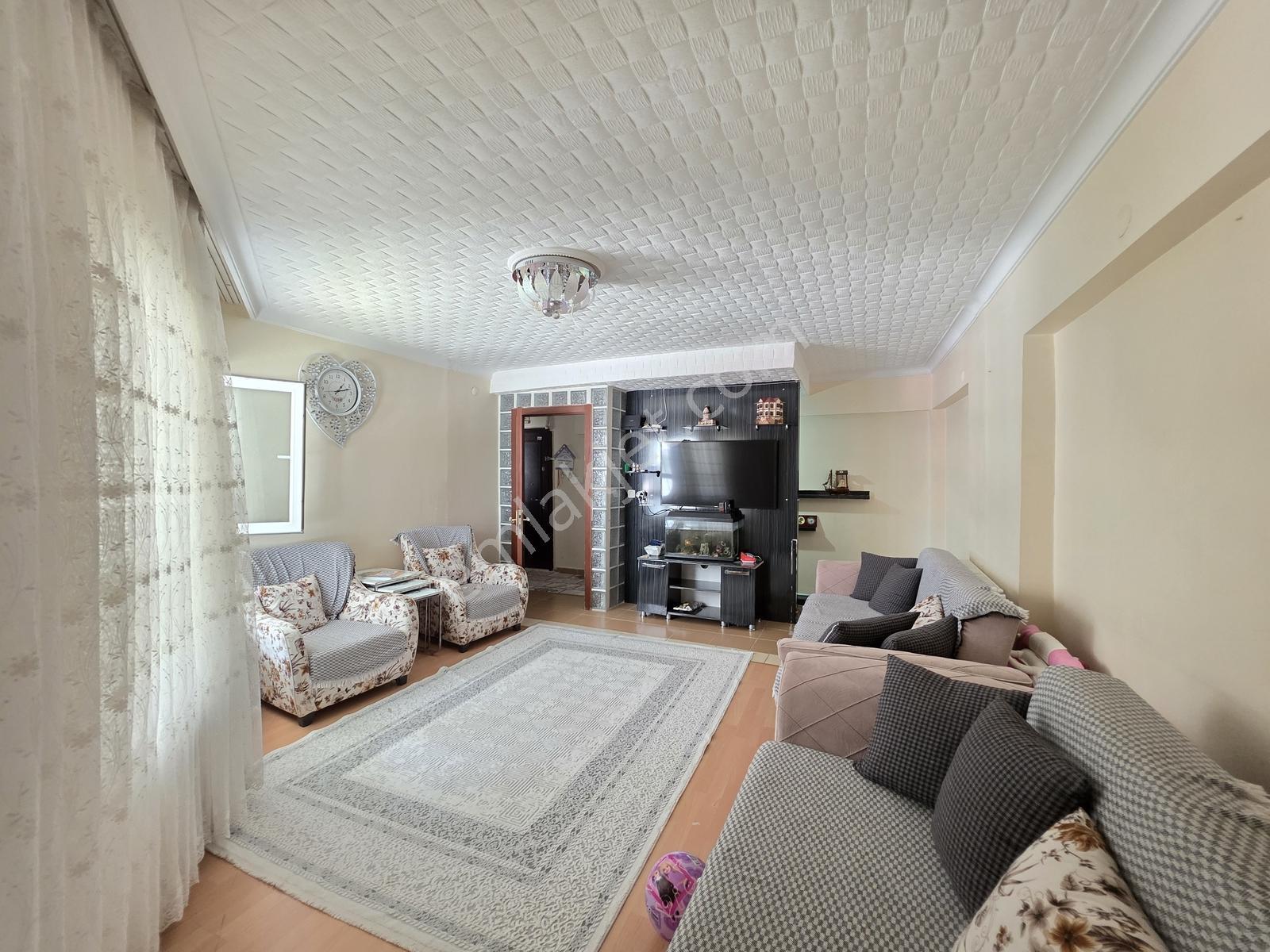 Doğukent Caddesi Yakını Giriş Kat Ters Dubleks 2+1 Daire — fotoğraf 13