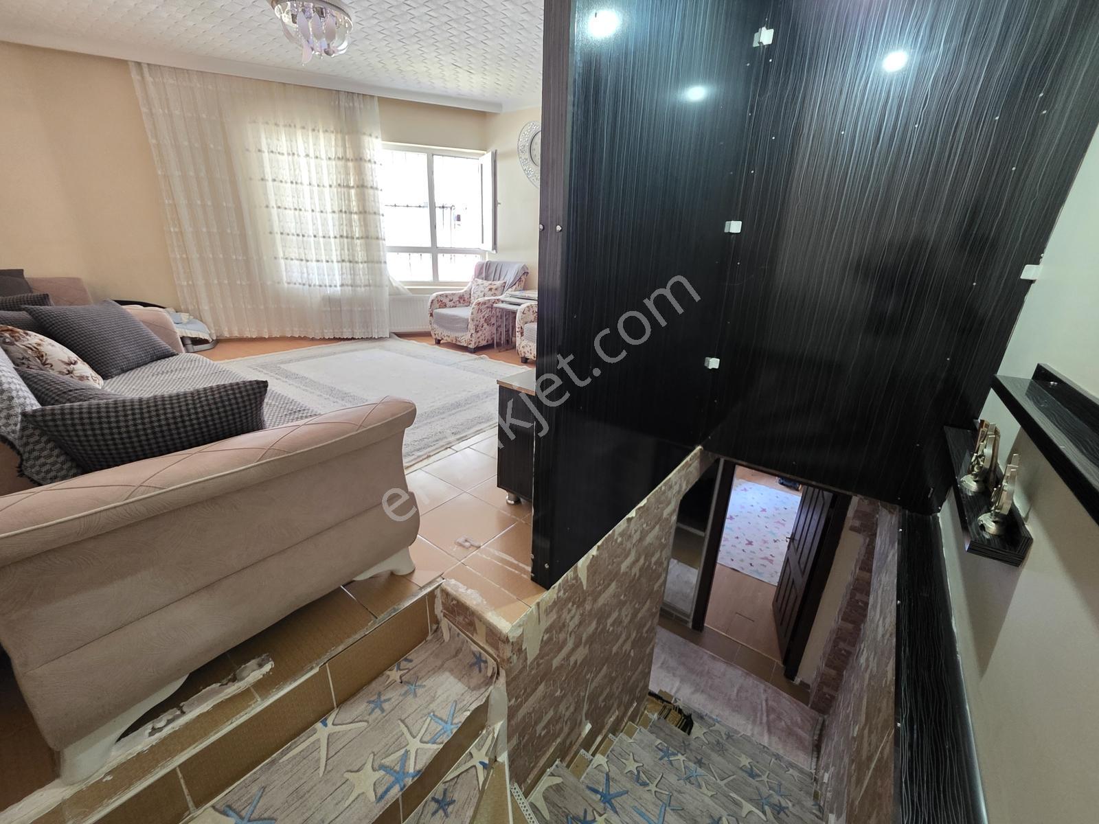 Doğukent Caddesi Yakını Giriş Kat Ters Dubleks 2+1 Daire — fotoğraf 15