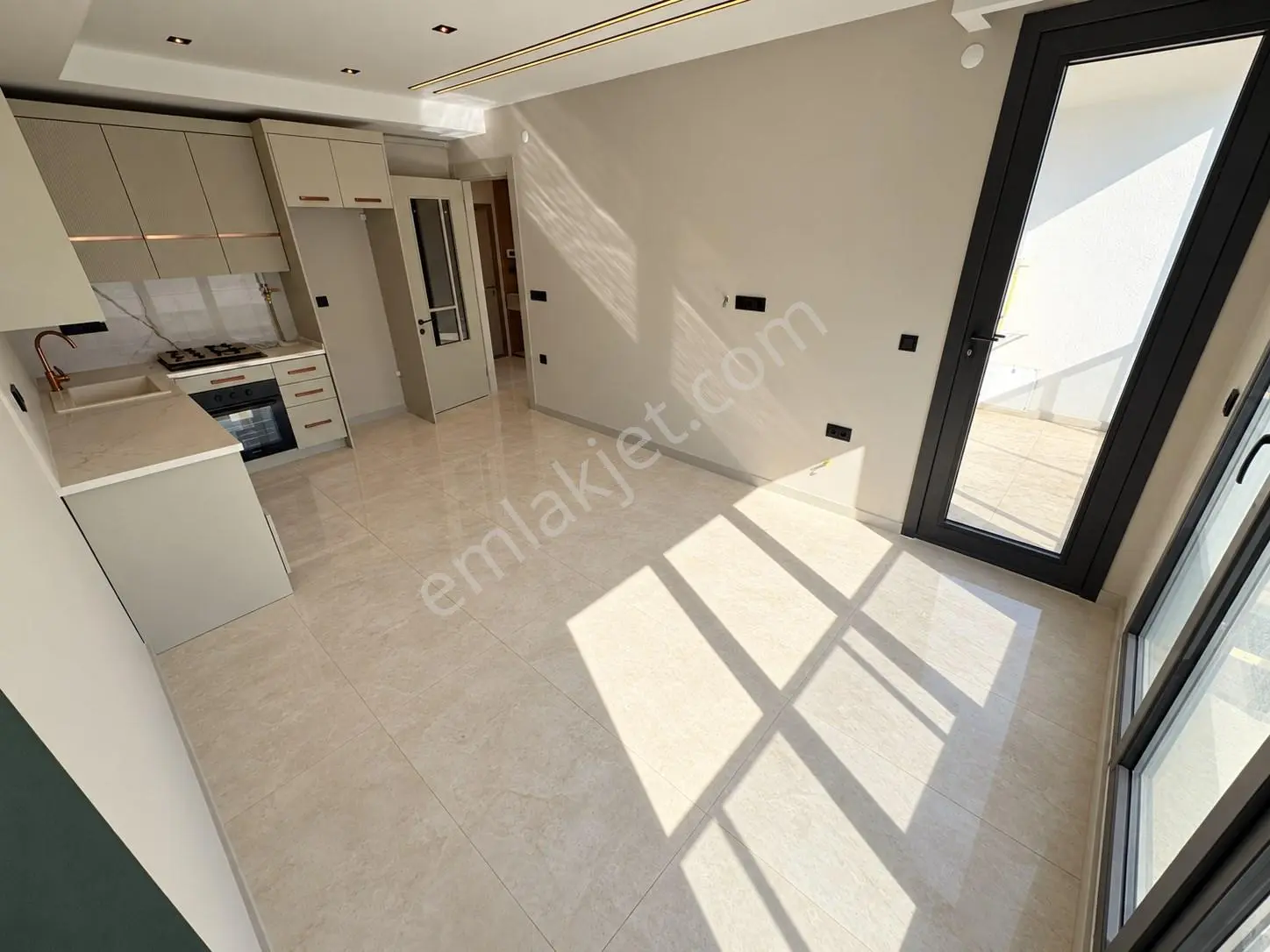 Mera Emlaktan Cennetayağı Mh Y. Isıtmalı Ultralüx 1+1 65m2 Daire — fotoğraf 6