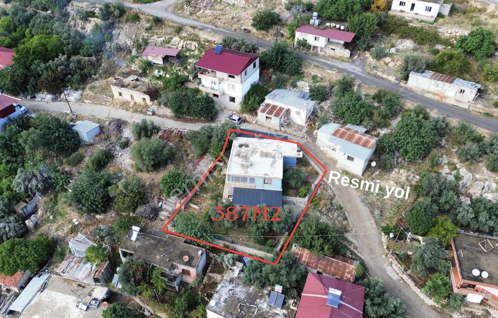 Lemas'Ta 387M2 Arsa İçerisinde Müstakil 2 Katlı Ev
