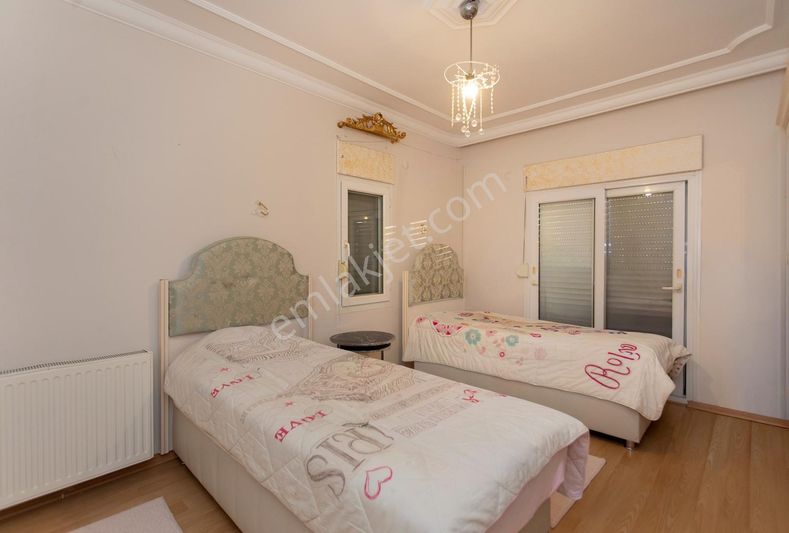 Foça İsmetpaşa Mah. Denize Yakın Satılık 4+1 Tripleks Villa — fotoğraf 22
