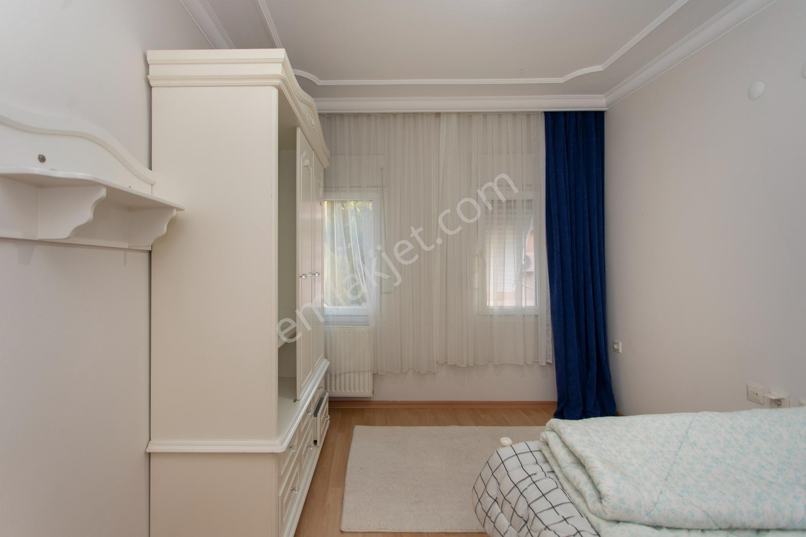 Foça İsmetpaşa Mah. Denize Yakın Satılık 4+1 Tripleks Villa — fotoğraf 25