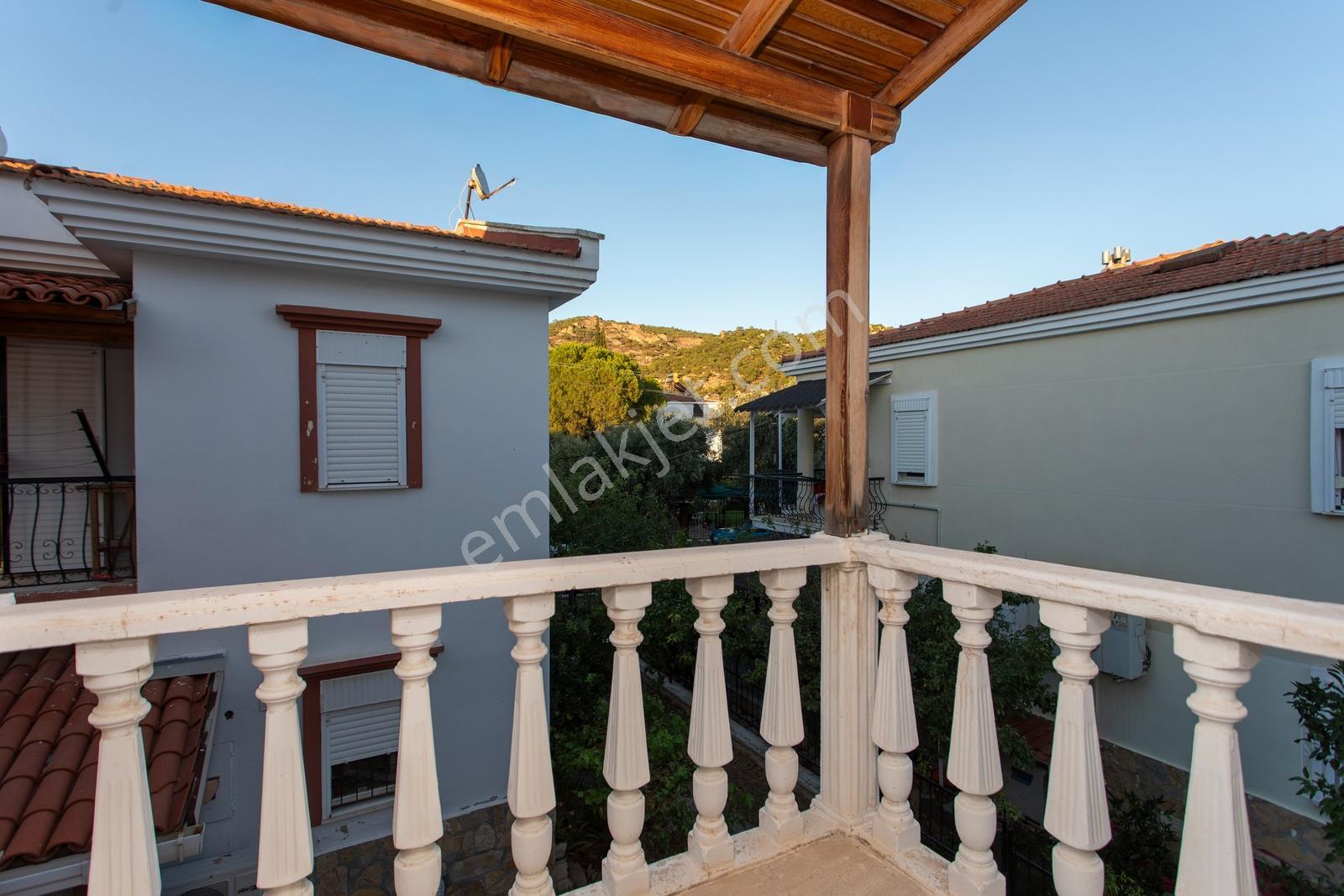 Foça İsmetpaşa Mah. Denize Yakın Satılık 4+1 Tripleks Villa — fotoğraf 26
