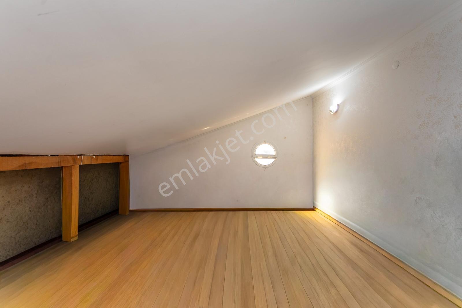 Foça İsmetpaşa Mah. Denize Yakın Satılık 4+1 Tripleks Villa — fotoğraf 30