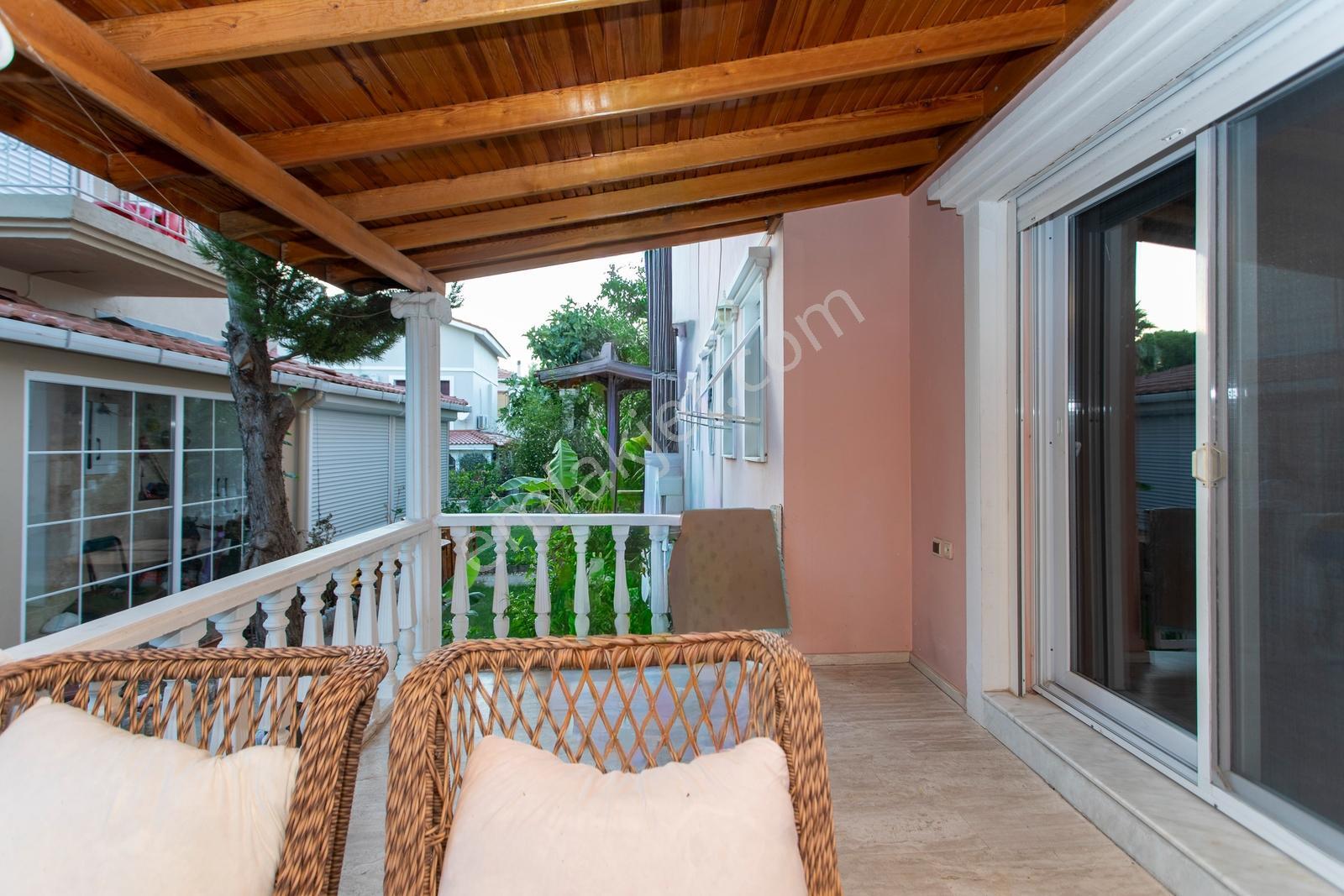 Foça İsmetpaşa Mah. Denize Yakın Satılık 4+1 Tripleks Villa — fotoğraf 31