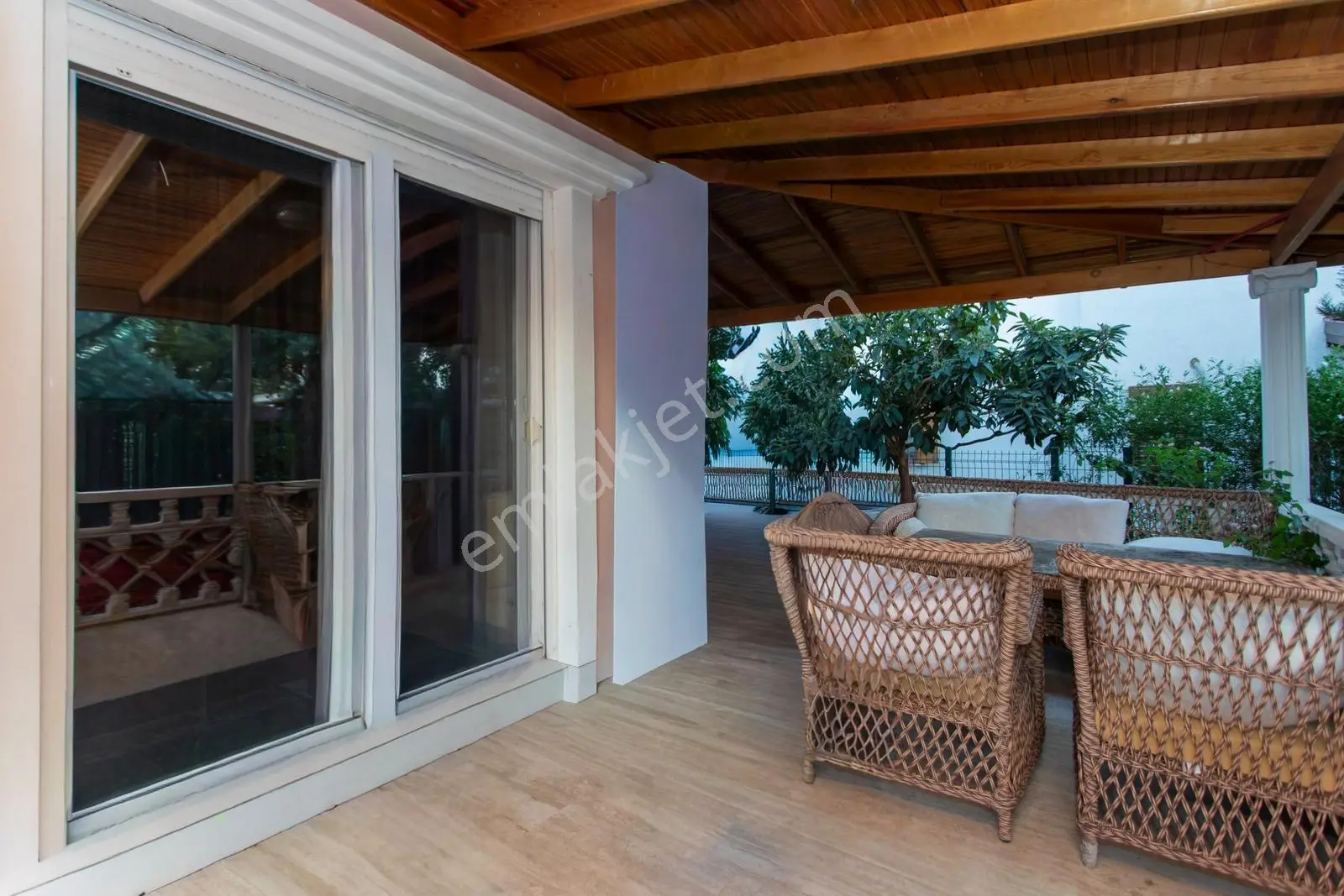 Foça İsmetpaşa Mah. Denize Yakın Satılık 4+1 Tripleks Villa — fotoğraf 32