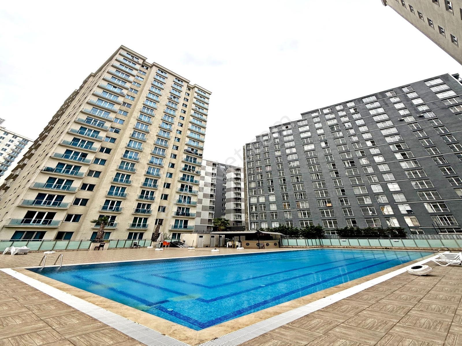 Havuzlu Ve Güvenlikli Sitede Yatırıma Uygun Fırsat 2+1 Ara Kat !