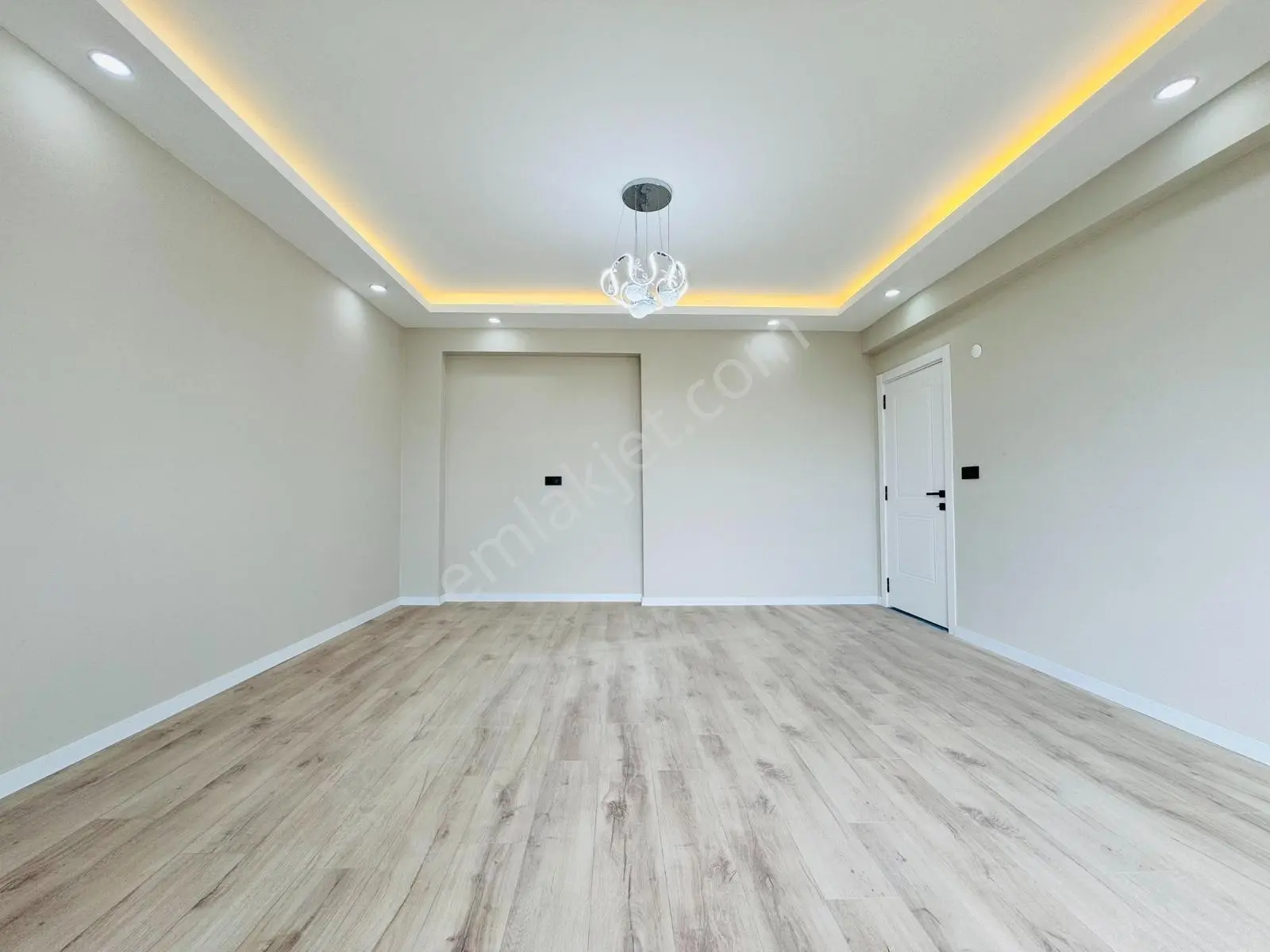 Güven'den Kapaklıda Cam Balkonlu Yerden Isıtmalı Geniş 2+1 Daire — fotoğraf 6