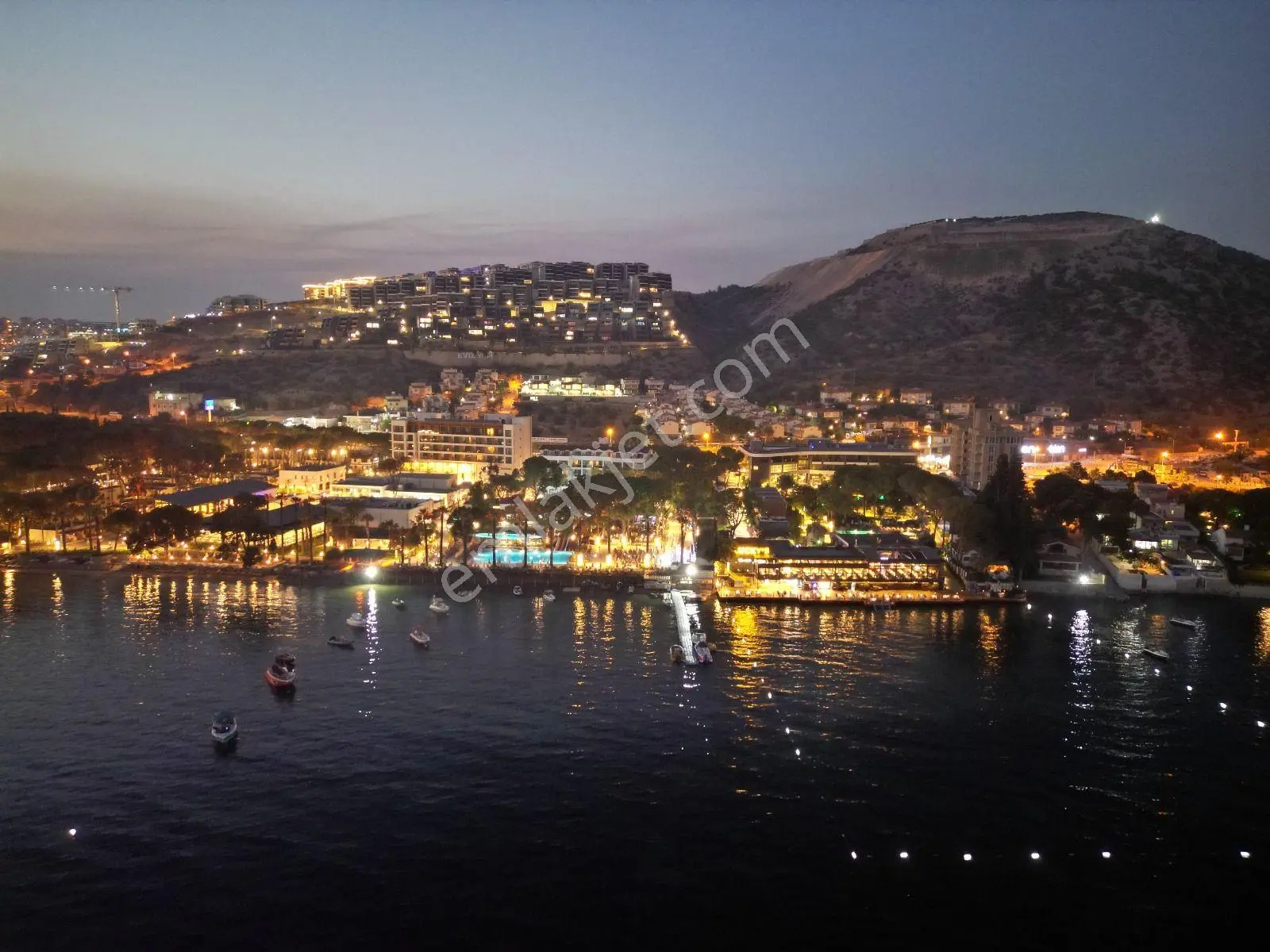 Kuşadası Merkezde Satılık 4+1 — fotoğraf 6
