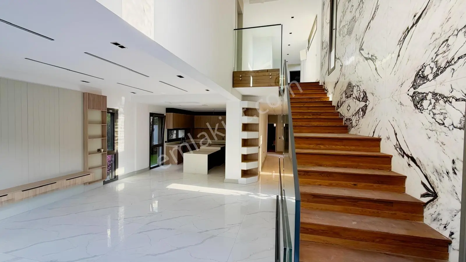 Kemalpaşa Yukarı Kızılca'da Müstakil Havuzlu 4 + 1 Satılık Villa — fotoğraf 6