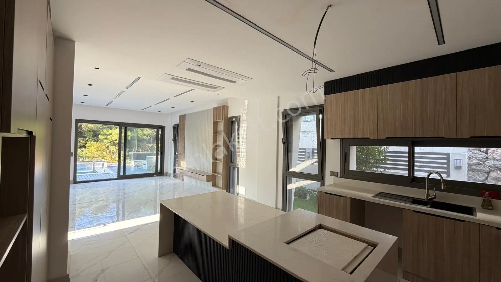 Kemalpaşa Yukarı Kızılca'da Müstakil Havuzlu 4 + 1 Satılık Villa — fotoğraf 7