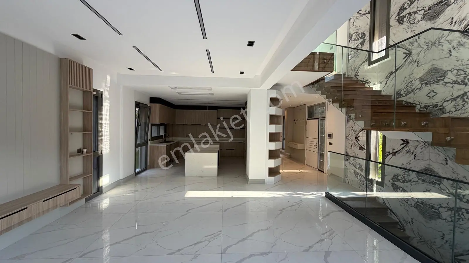 Kemalpaşa Yukarı Kızılca'da Müstakil Havuzlu 4 + 1 Satılık Villa — fotoğraf 9