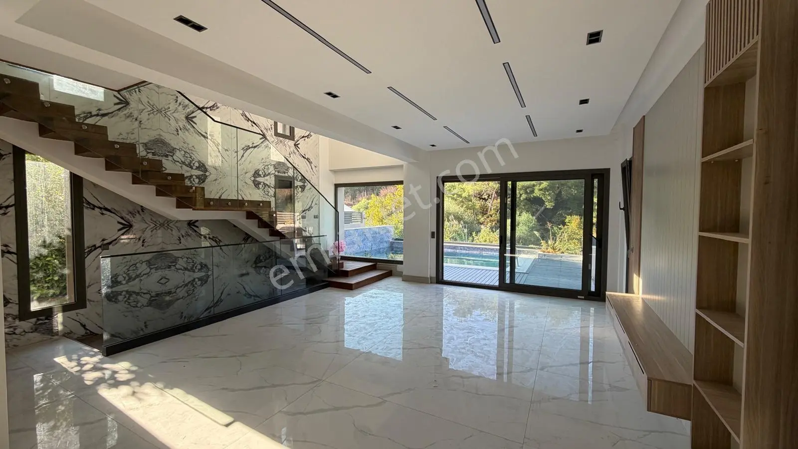 Kemalpaşa Yukarı Kızılca'da Müstakil Havuzlu 4 + 1 Satılık Villa — fotoğraf 10