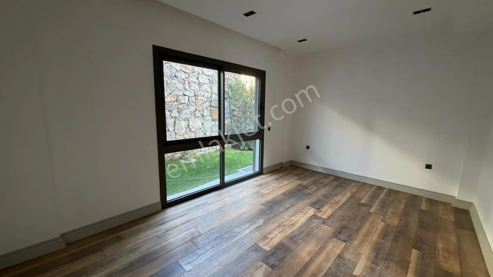 Kemalpaşa Yukarı Kızılca'da Müstakil Havuzlu 4 + 1 Satılık Villa — fotoğraf 11