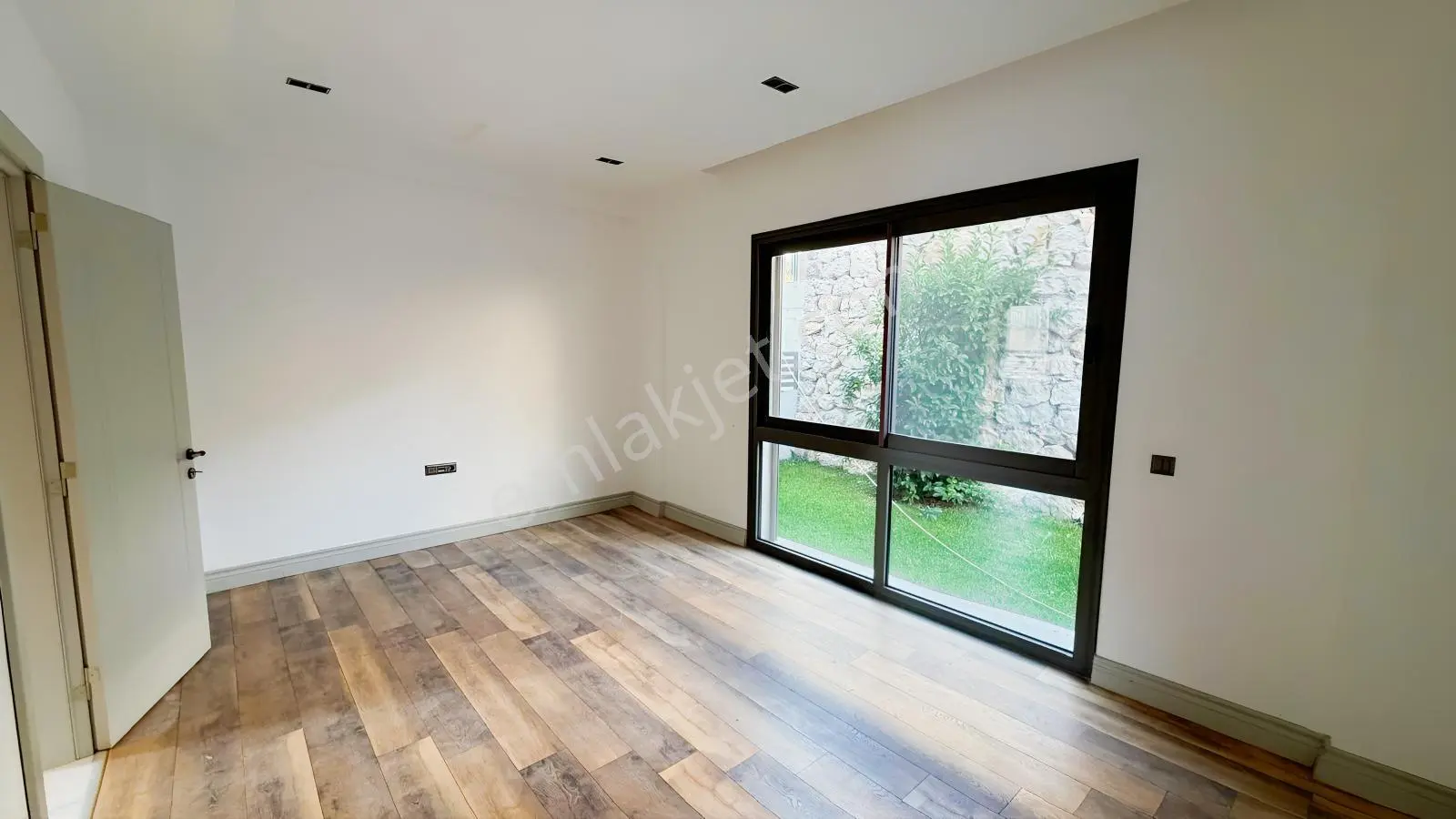 Kemalpaşa Yukarı Kızılca'da Müstakil Havuzlu 4 + 1 Satılık Villa — fotoğraf 14