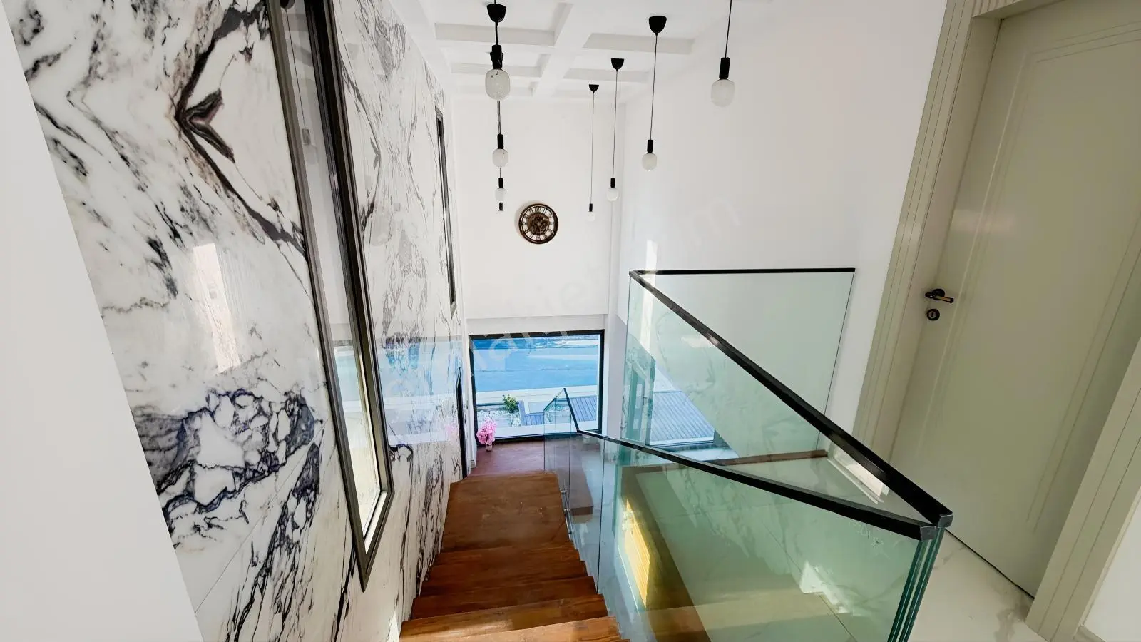 Kemalpaşa Yukarı Kızılca'da Müstakil Havuzlu 4 + 1 Satılık Villa — fotoğraf 17