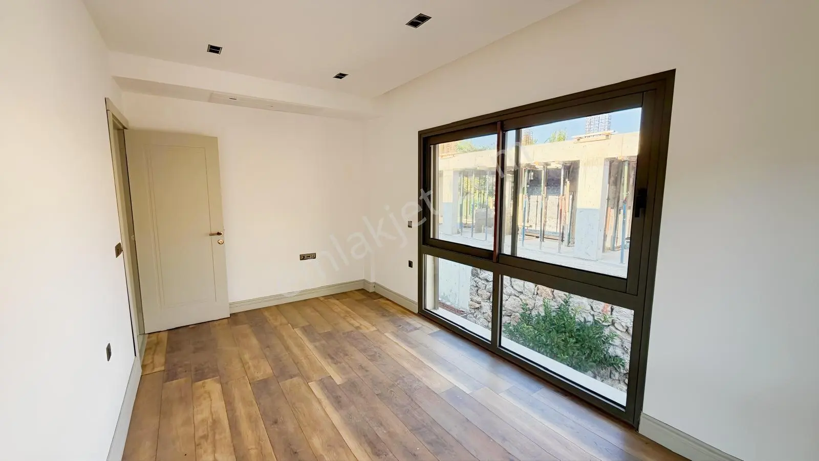 Kemalpaşa Yukarı Kızılca'da Müstakil Havuzlu 4 + 1 Satılık Villa — fotoğraf 23