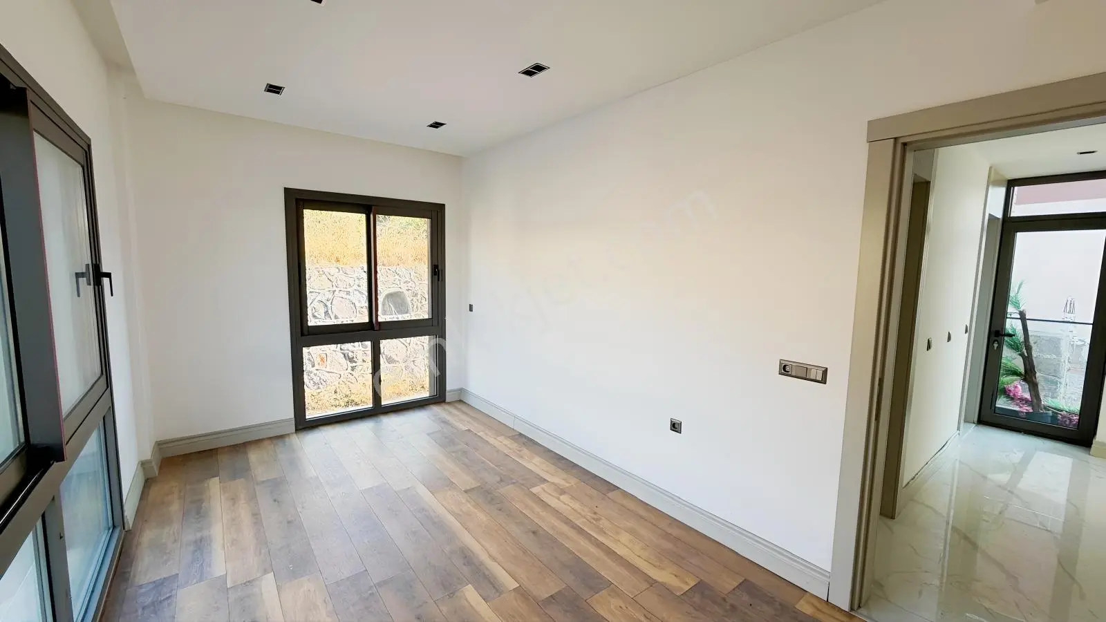 Kemalpaşa Yukarı Kızılca'da Müstakil Havuzlu 4 + 1 Satılık Villa — fotoğraf 24